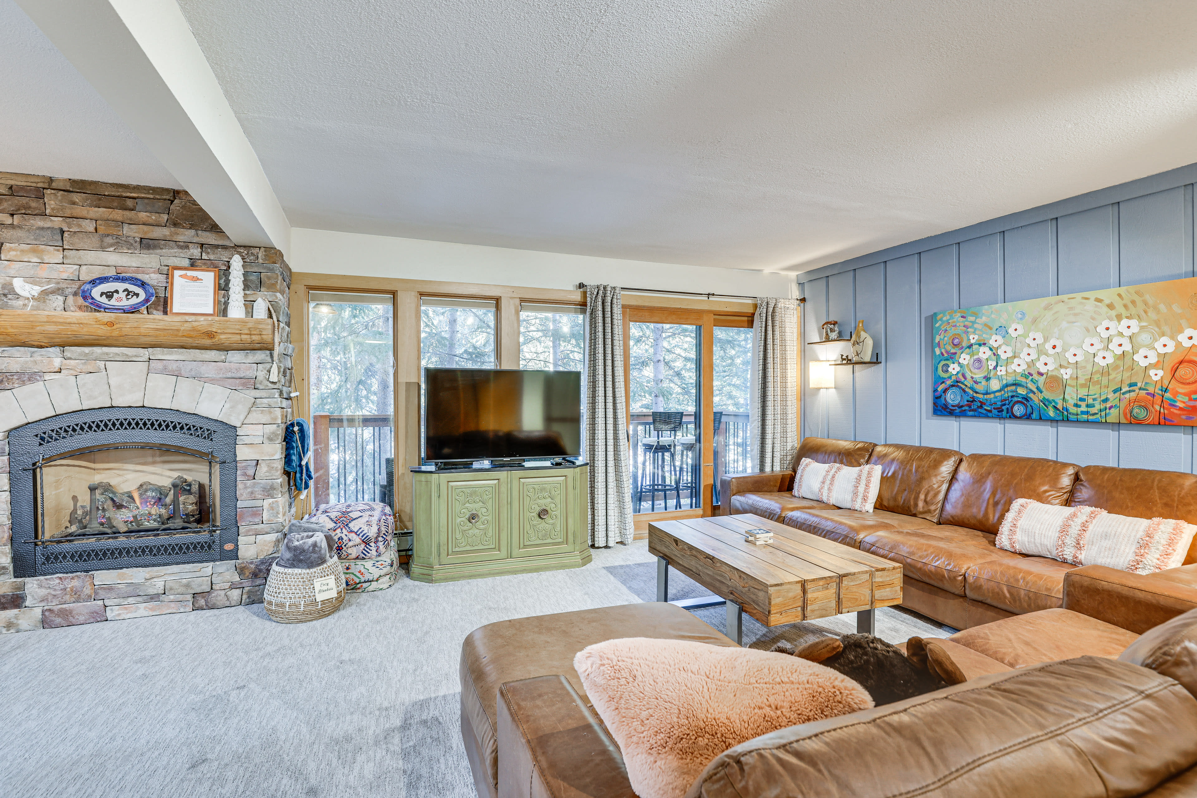 'SnowDogs' Breck Condo w/ Fireplace: Walk to Lifts