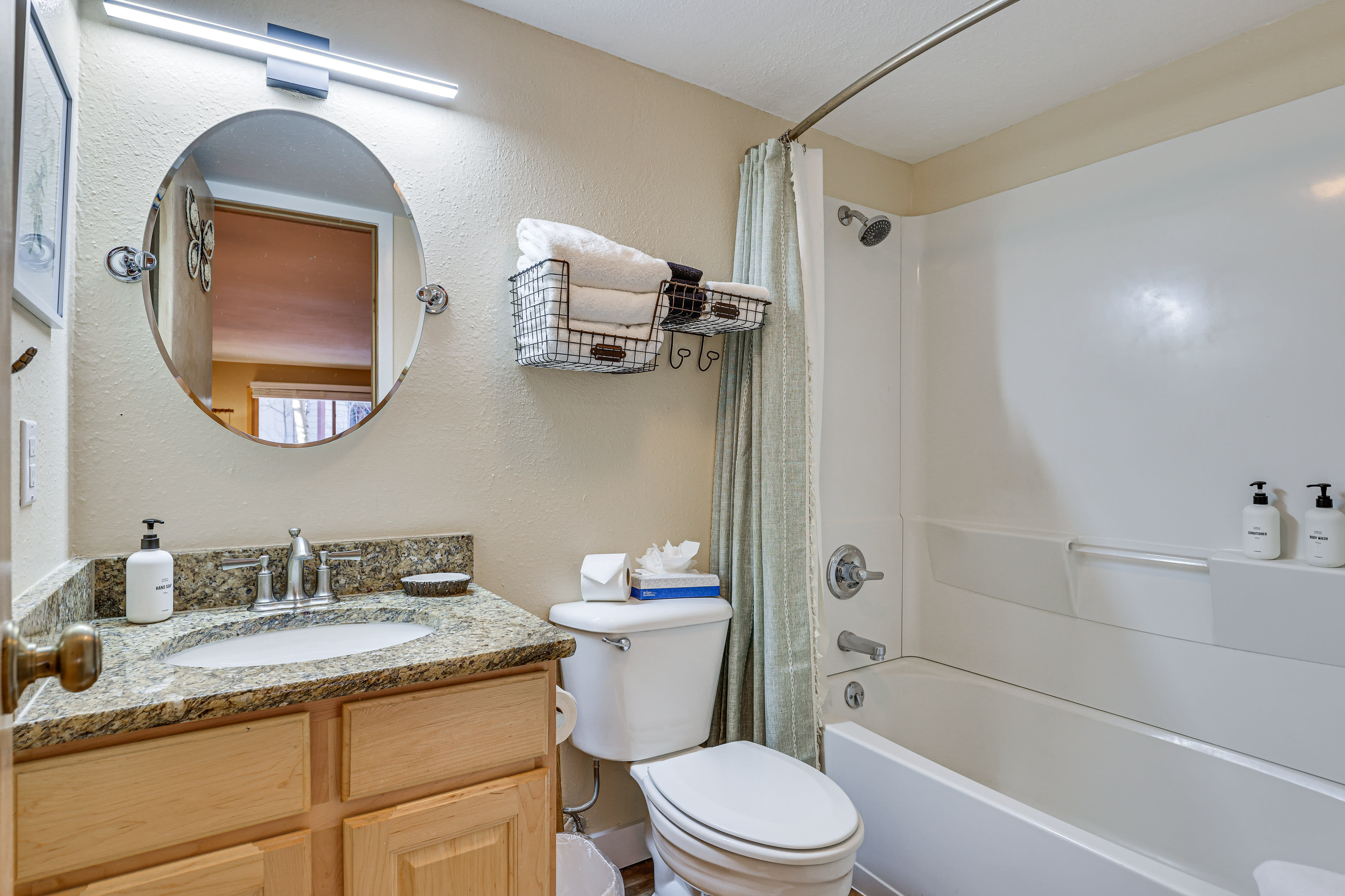 En-Suite Bathroom | Towels Provided