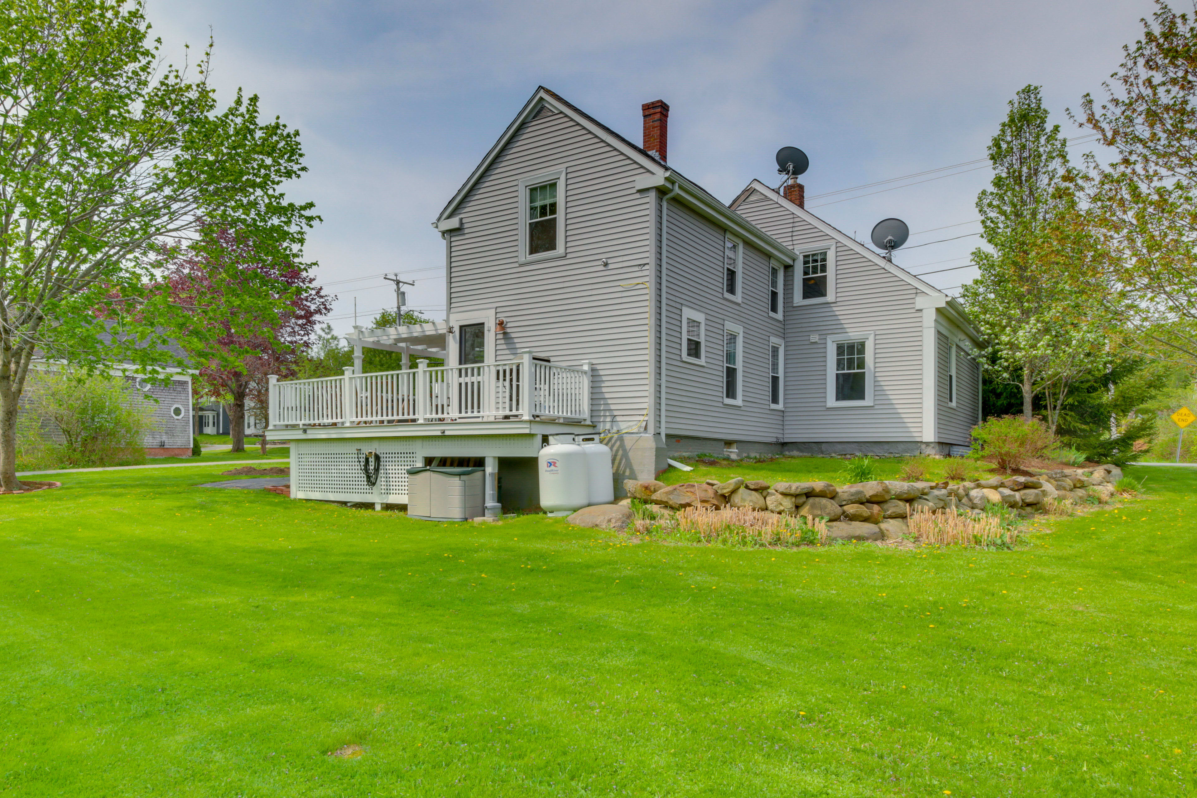 Spacious Yard | Golf Pin