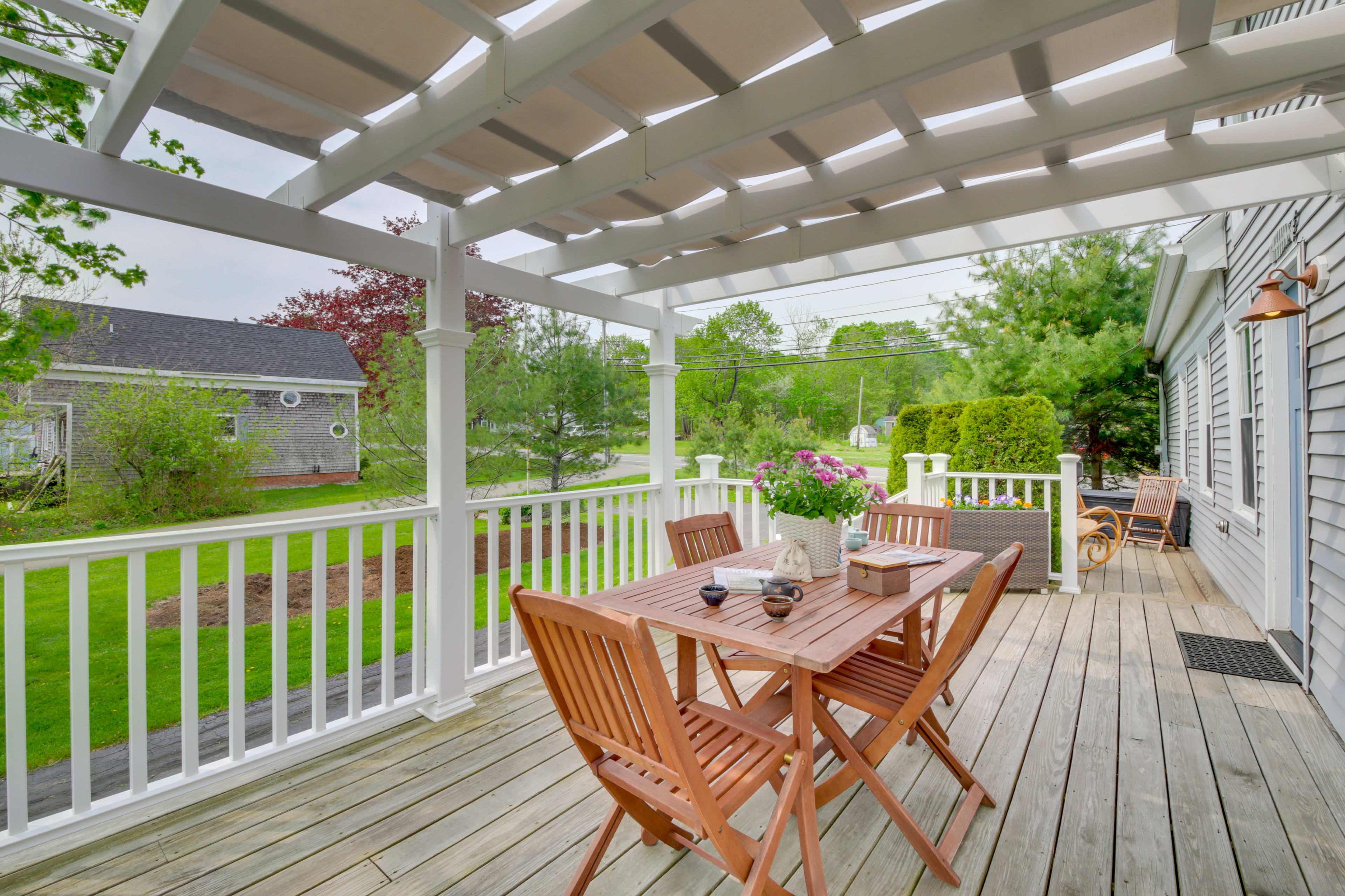 Deck | Fire Pit | Gas Grill