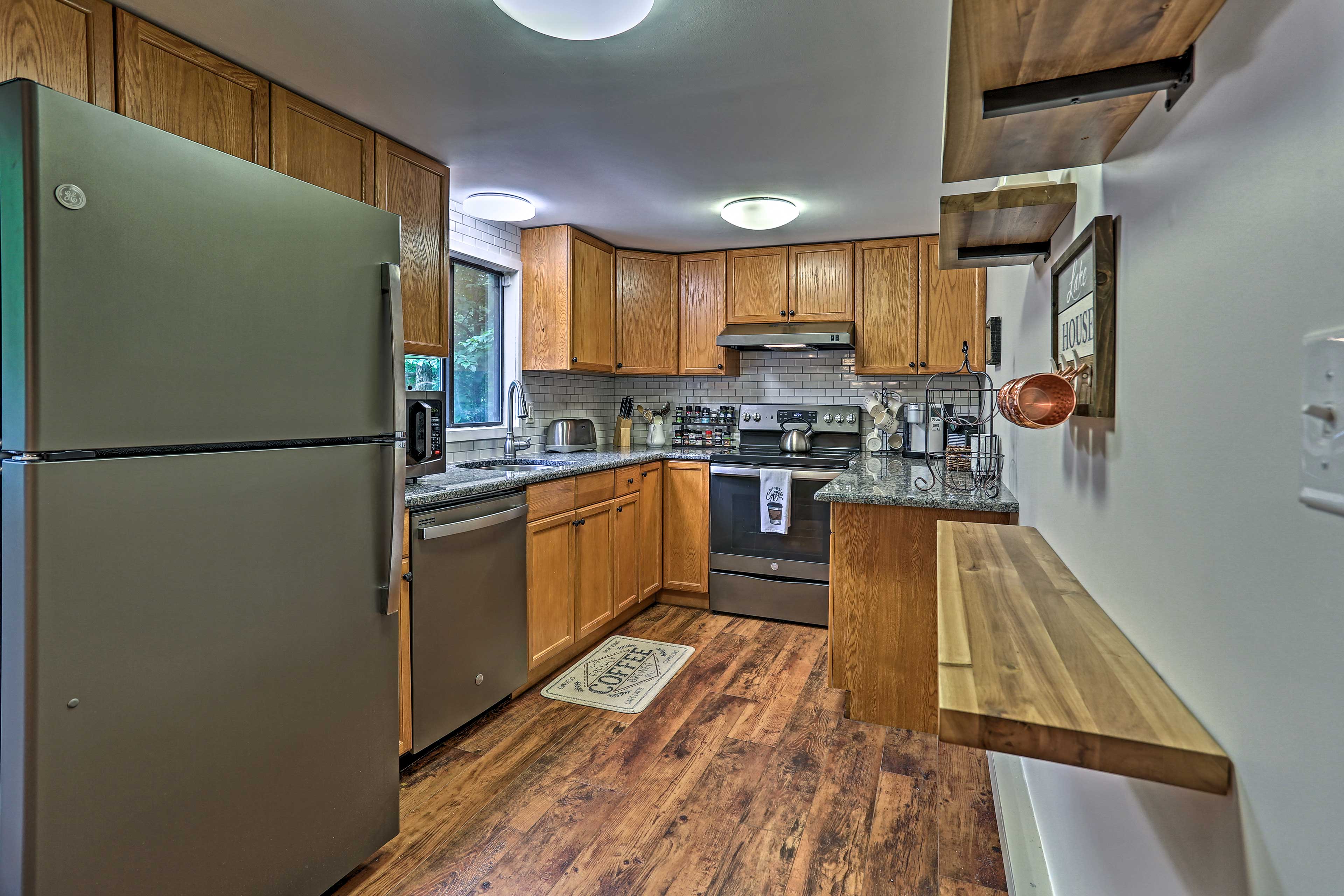 Kitchen | Fully Equipped | Stainless Steel Appliances | Cooking Basics & Spices