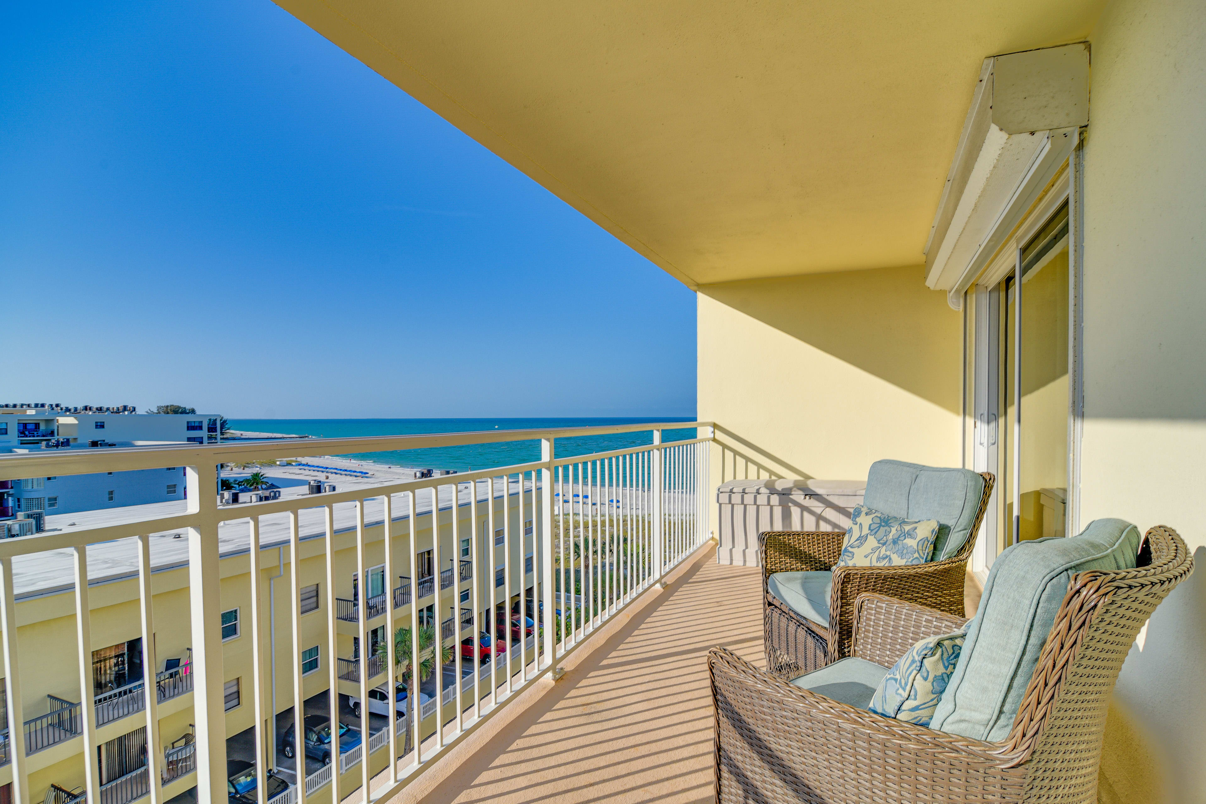 Madeira Beach Vacation Rental | 2BR | 1.5BA | 1,000 Sq Ft | Stairs Required