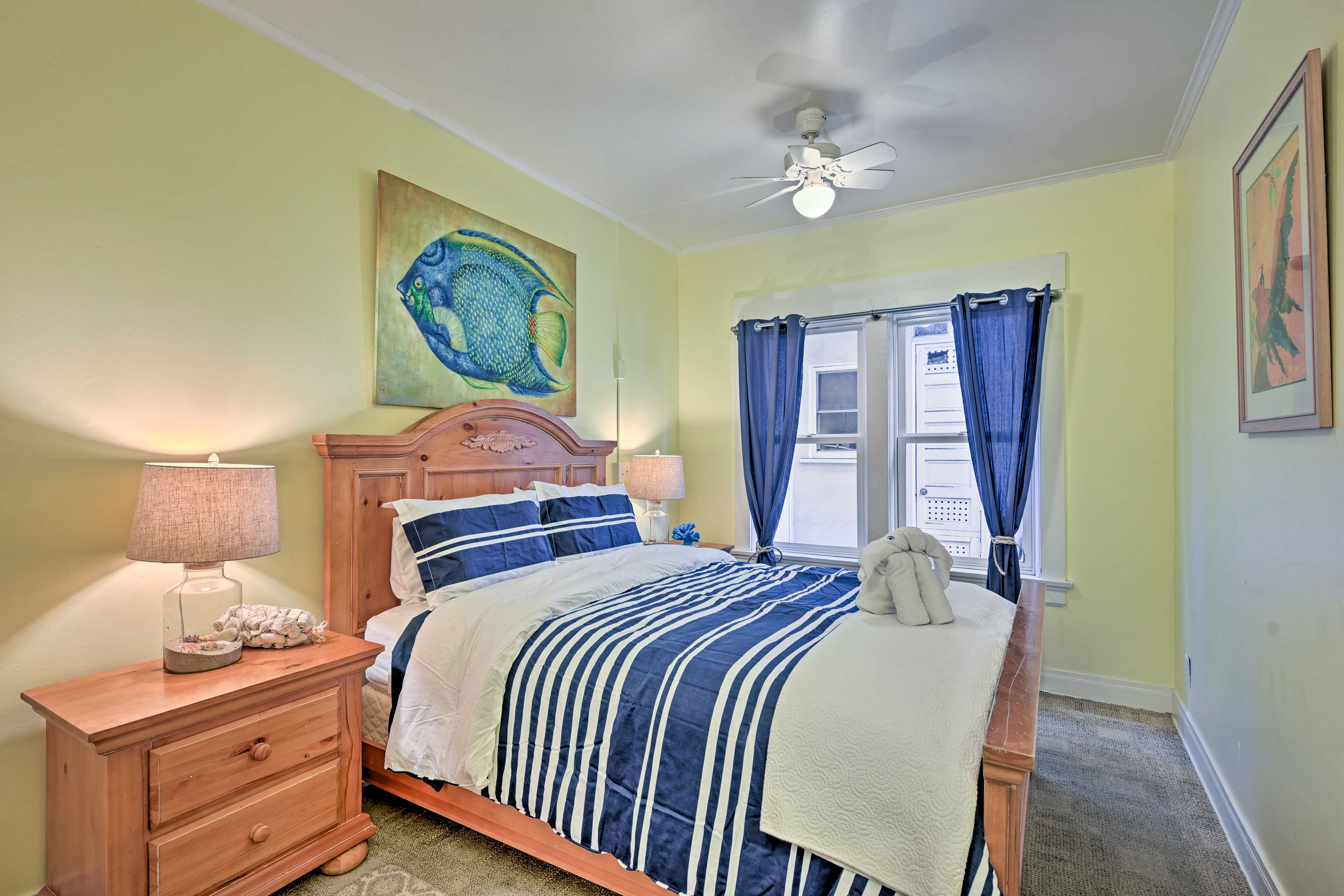 Bedroom 3 | Queen Bed