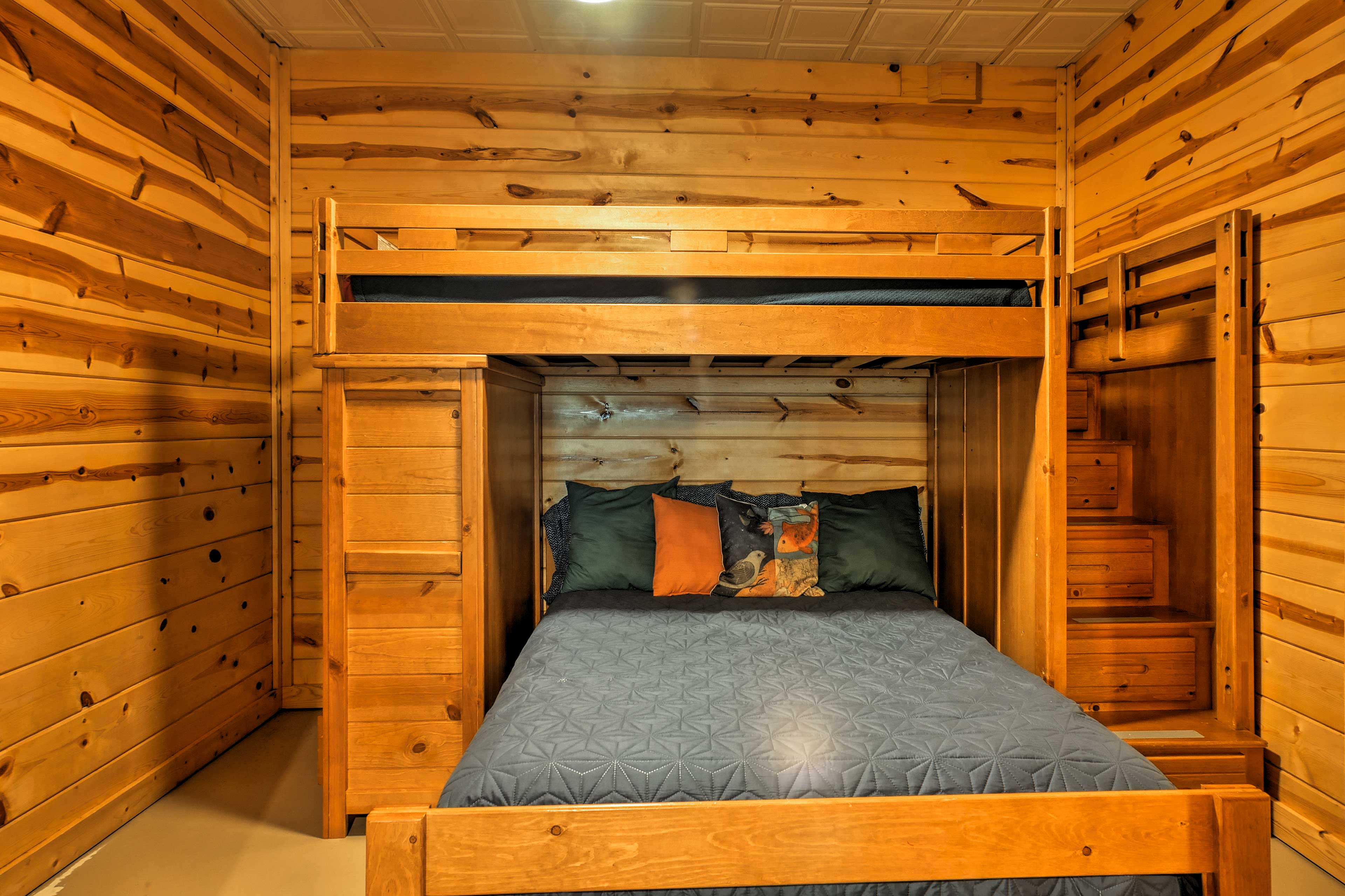 Bedroom 4 | Twin/Full Bunk Bed | Ground Floor