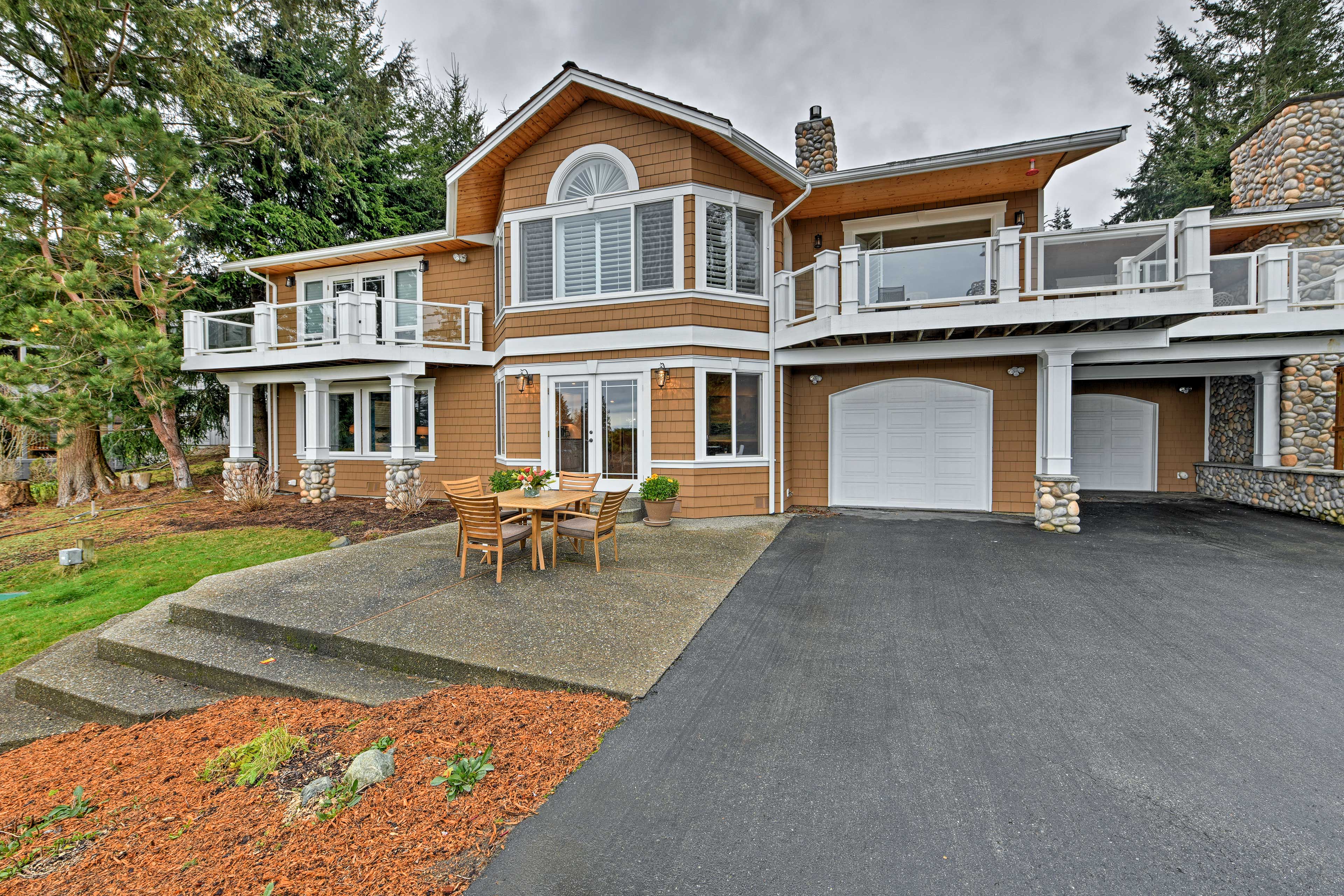 Airy Home Near Anacortes w/ San Juan de Fuca Views