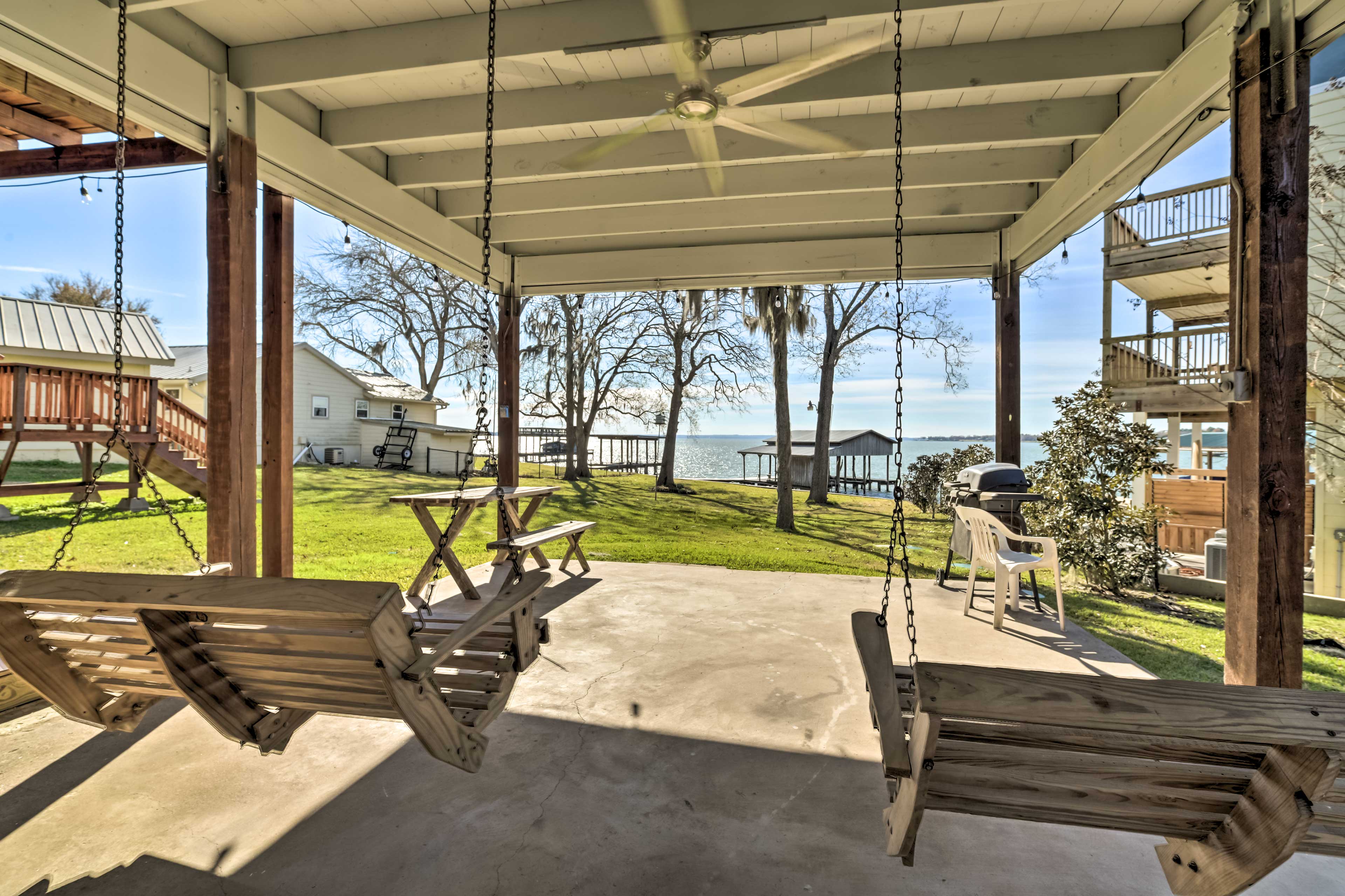 Lake Livingston Vacation Rental w/ Kayaks!