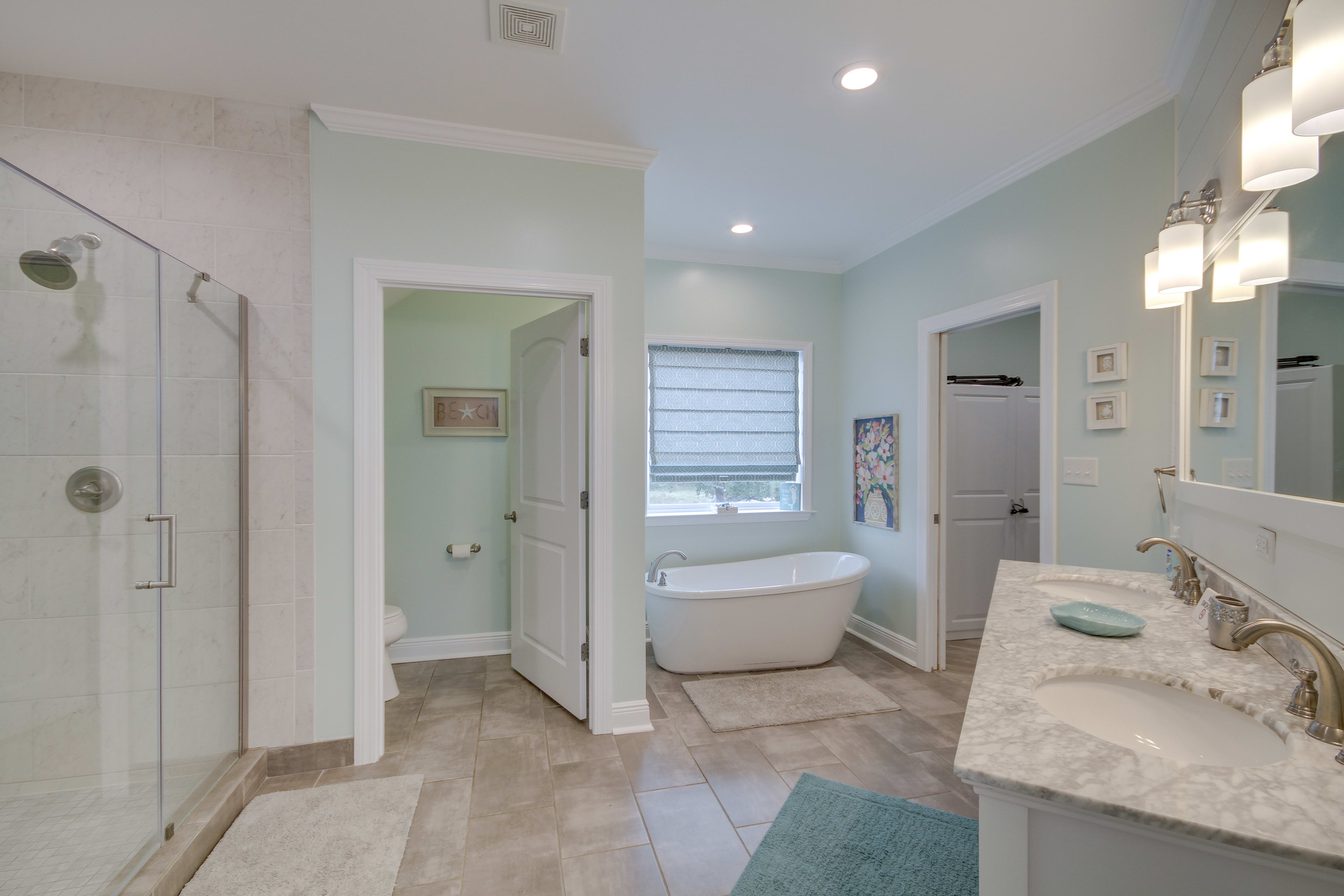 En-Suite Bathroom | Soaking Tub | Walk-In Shower