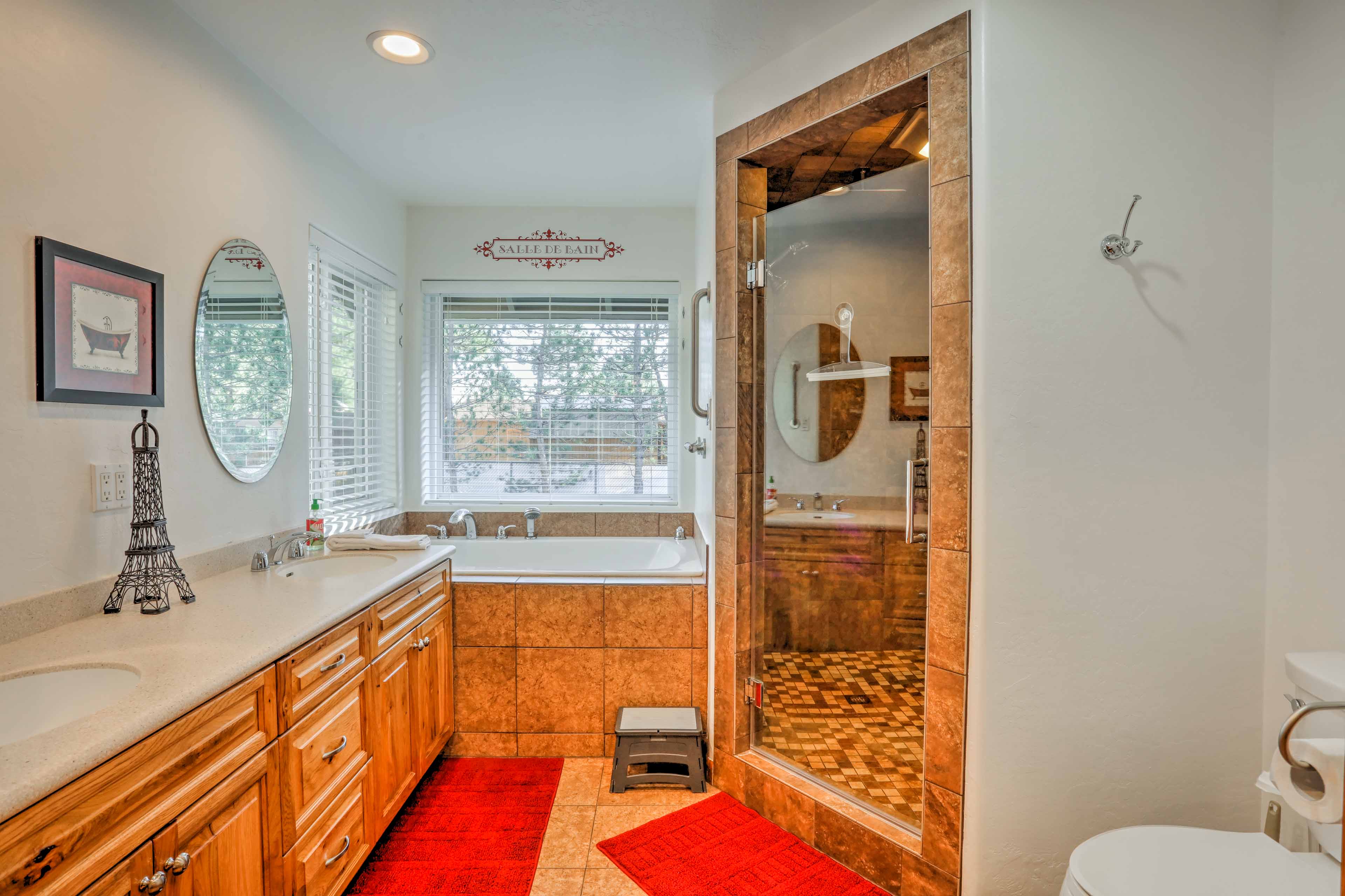 En-Suite Bathroom | Towels Provided