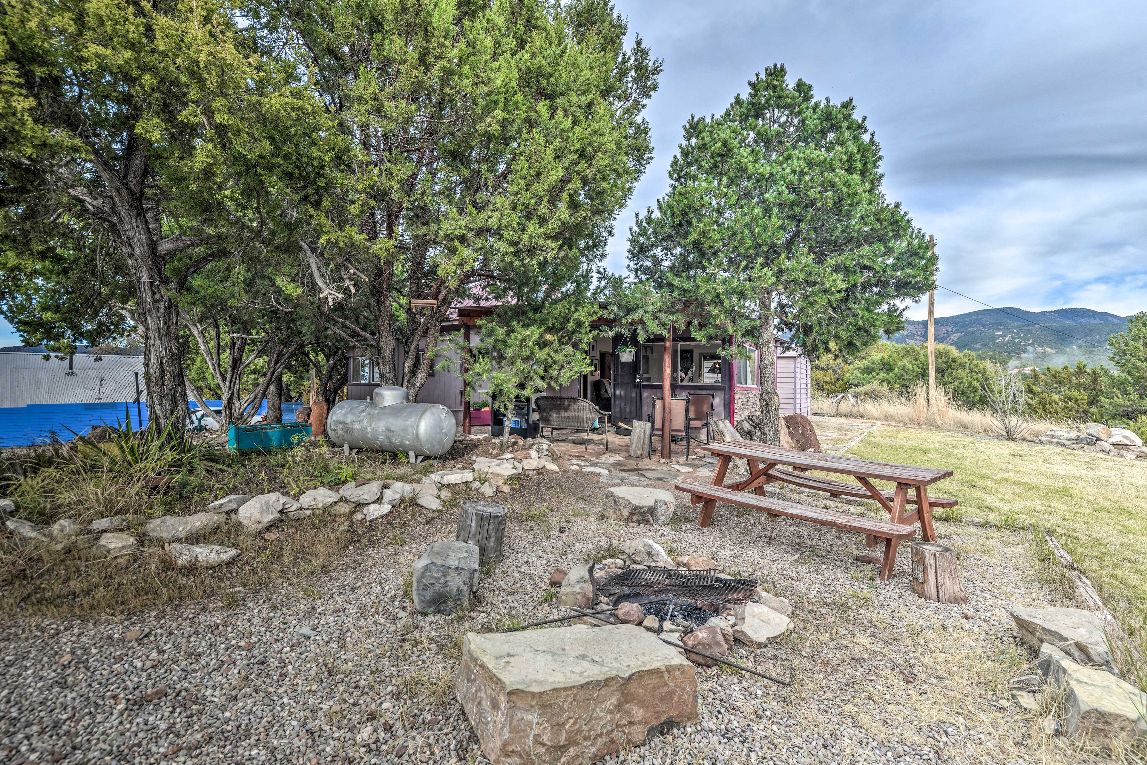 Exterior | Fire Pit | Outdoor Dining Area