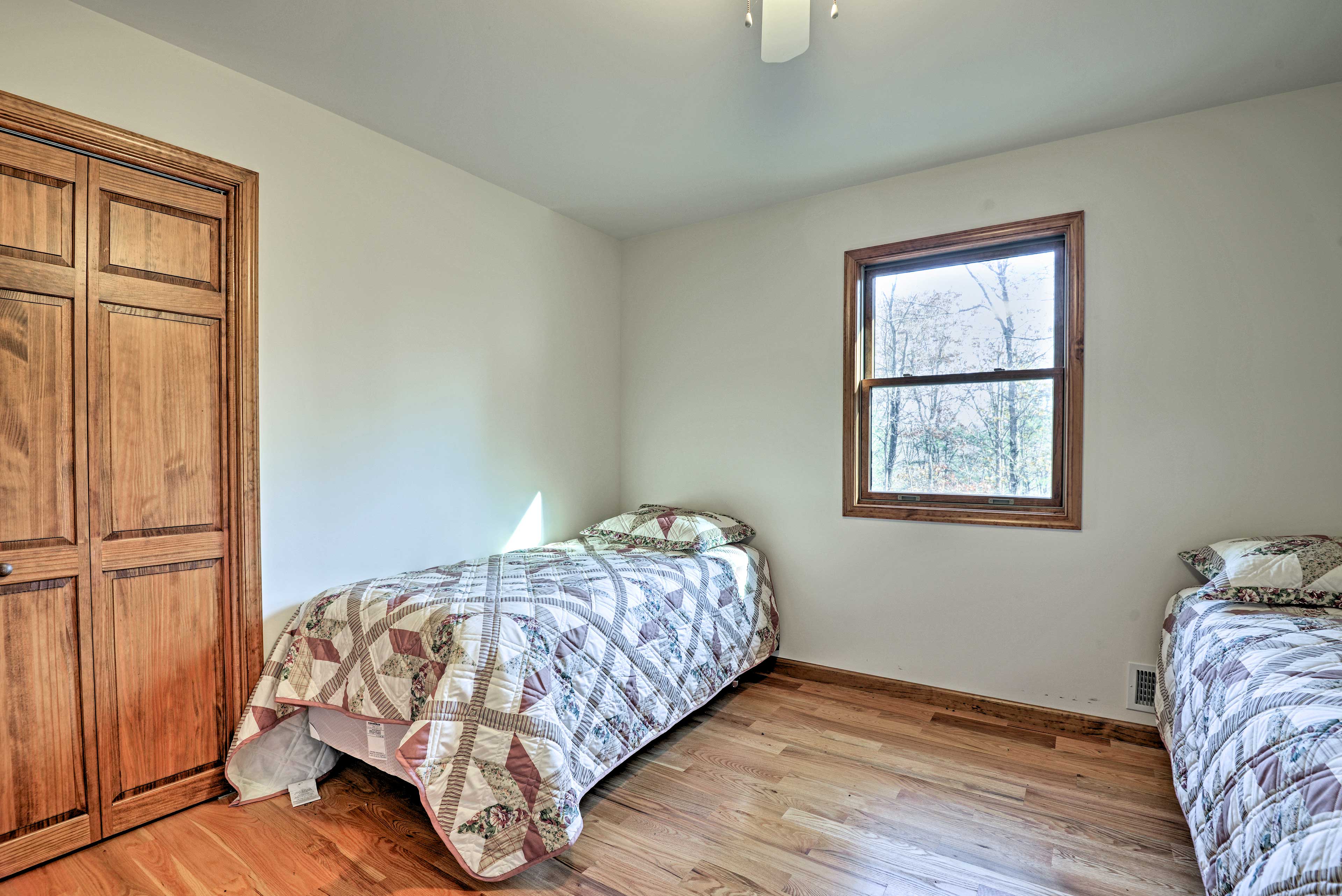 Bedroom 4 | 2 Twin Beds