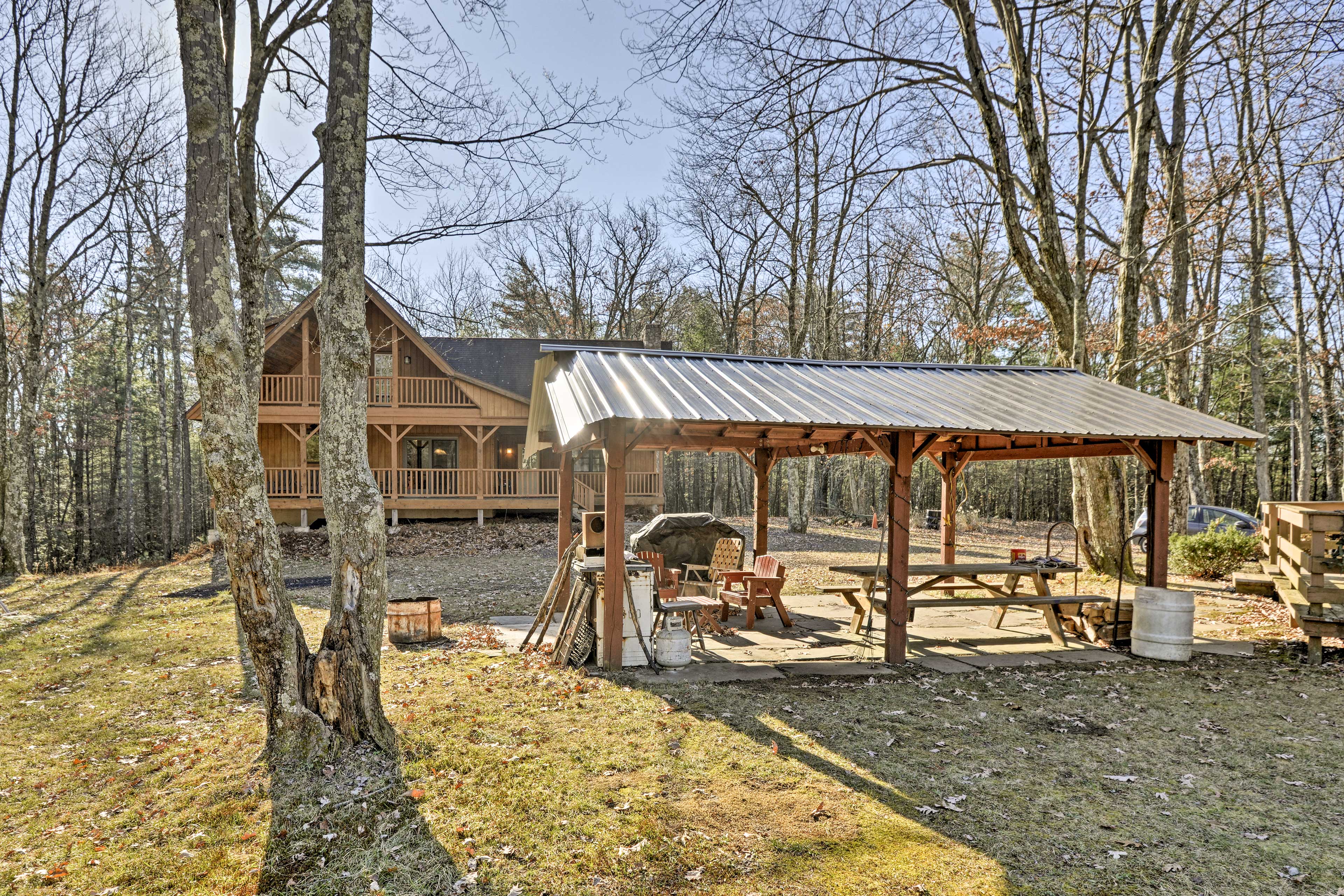 Covered Patio | Gas Grill