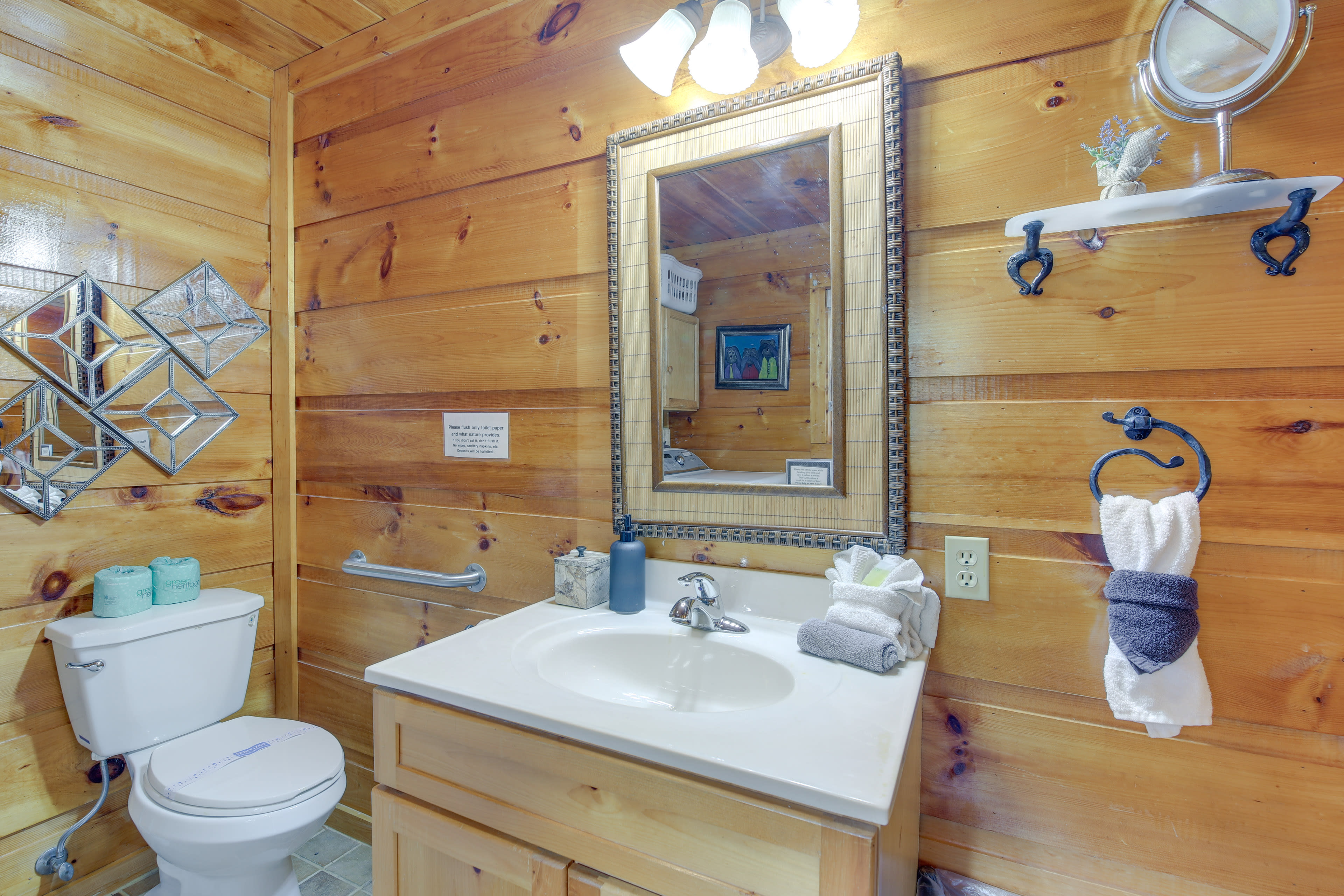 Full Bathroom | Washer & Dryer | Towels Provided