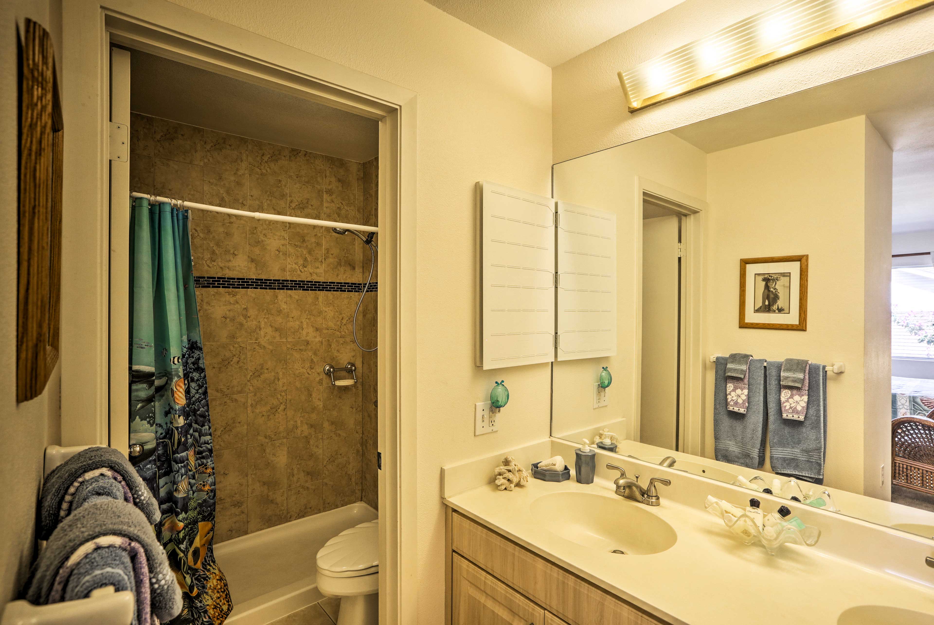 En-Suite Bathroom | Towels Provided