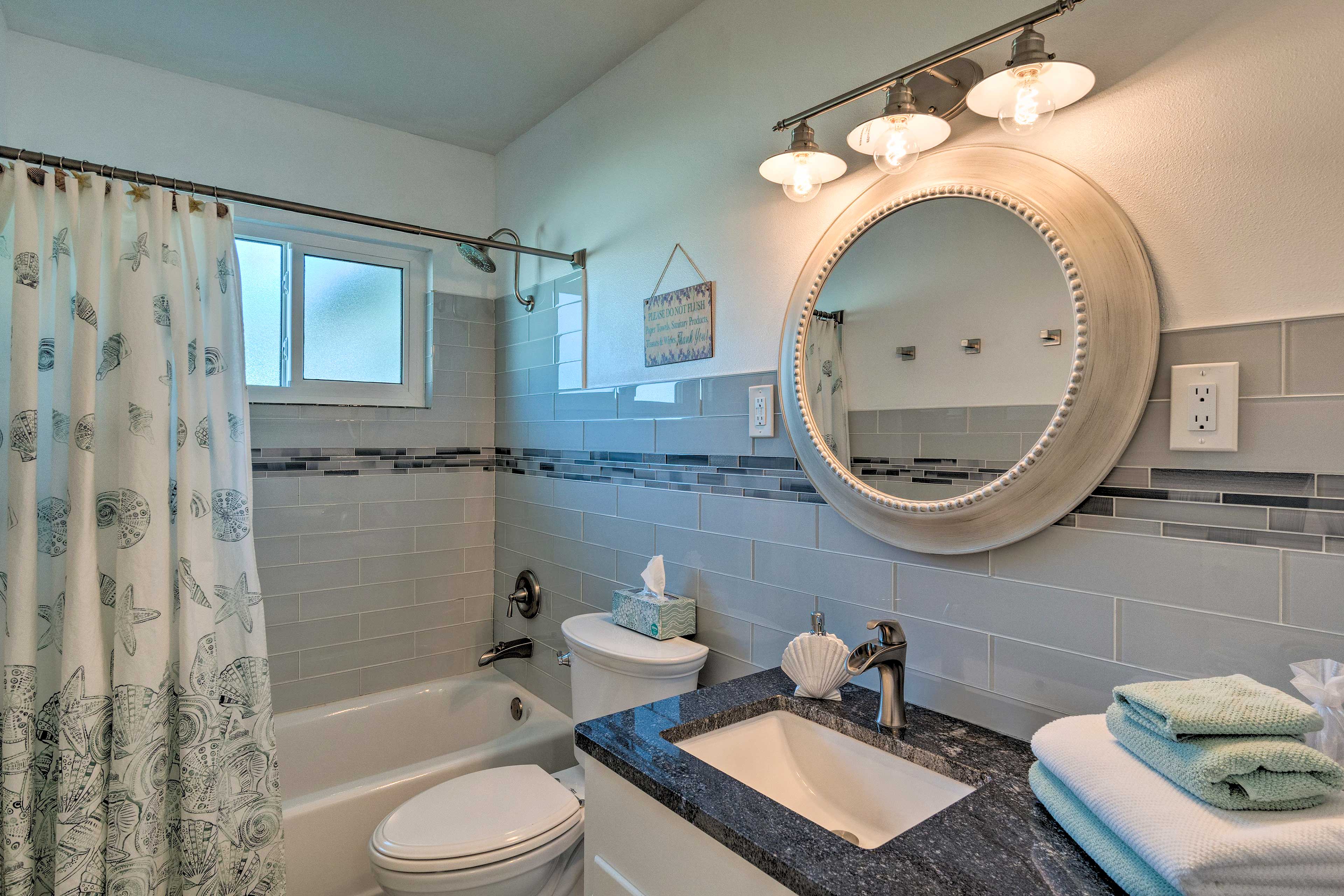 Bathroom | Linens/Towels | Complimentary Toiletries