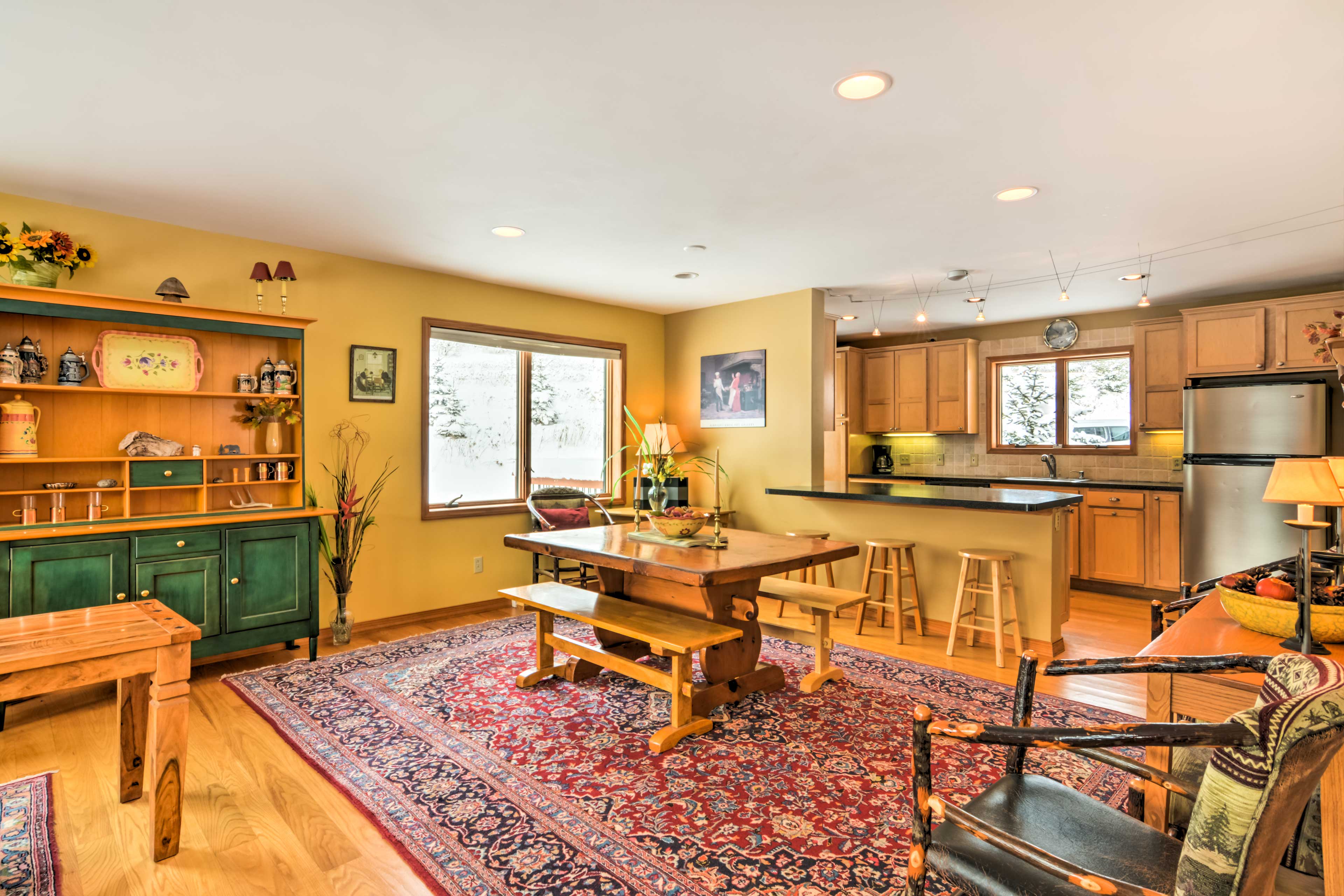 Main Living Space | Dining Area