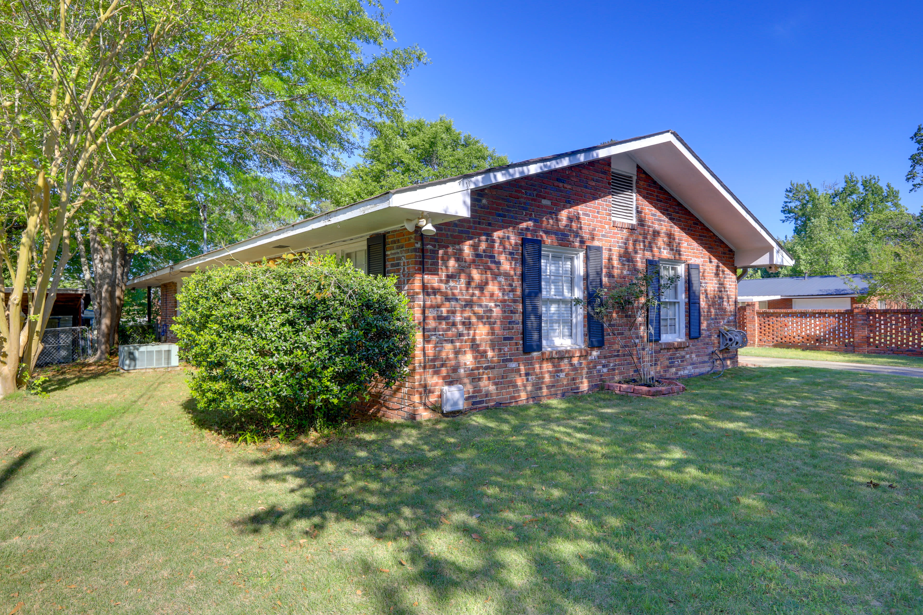 'The Ranger House' Columbus Home w/Fenced Backyard