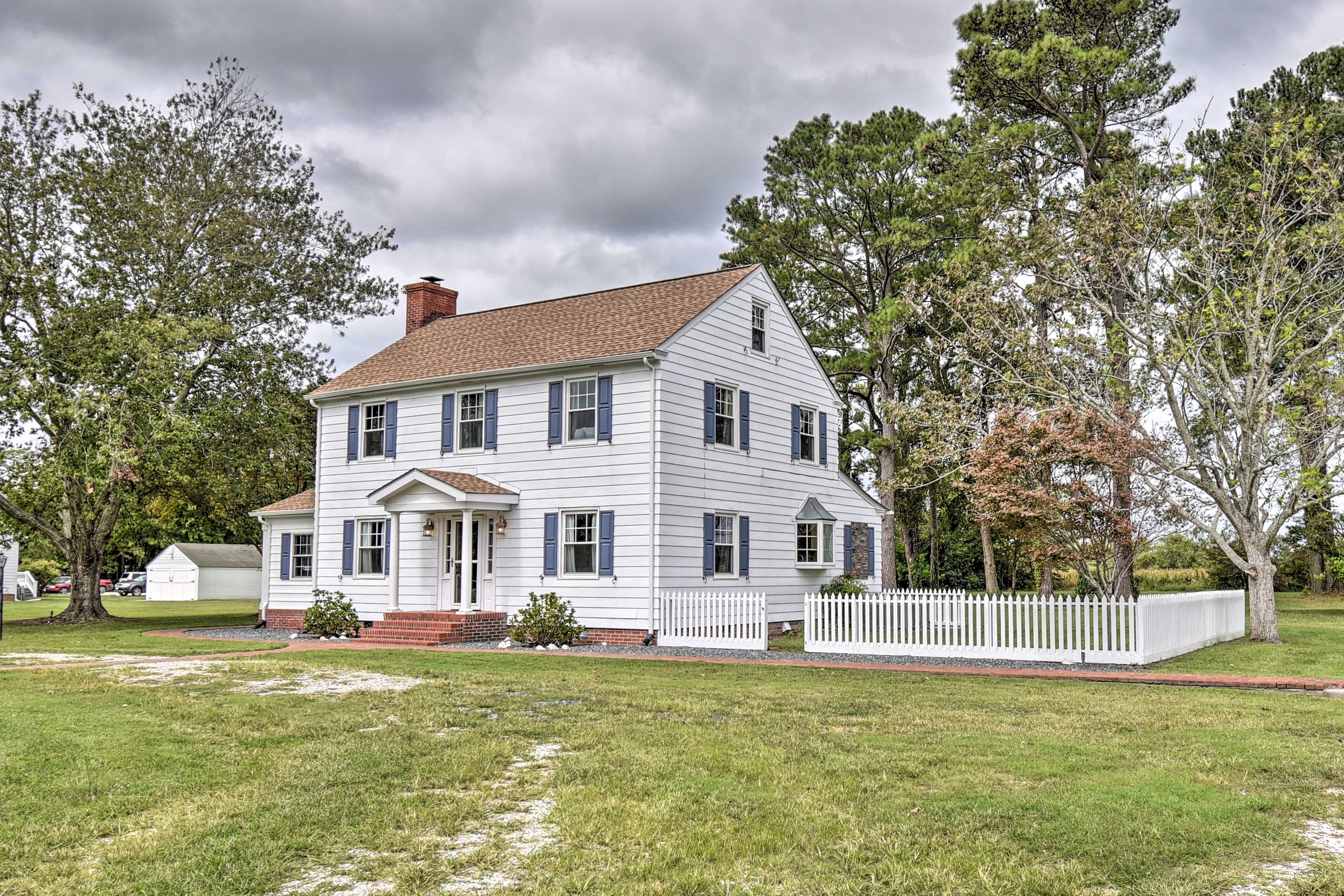 Outdoor Space | Ample Driveway Parking