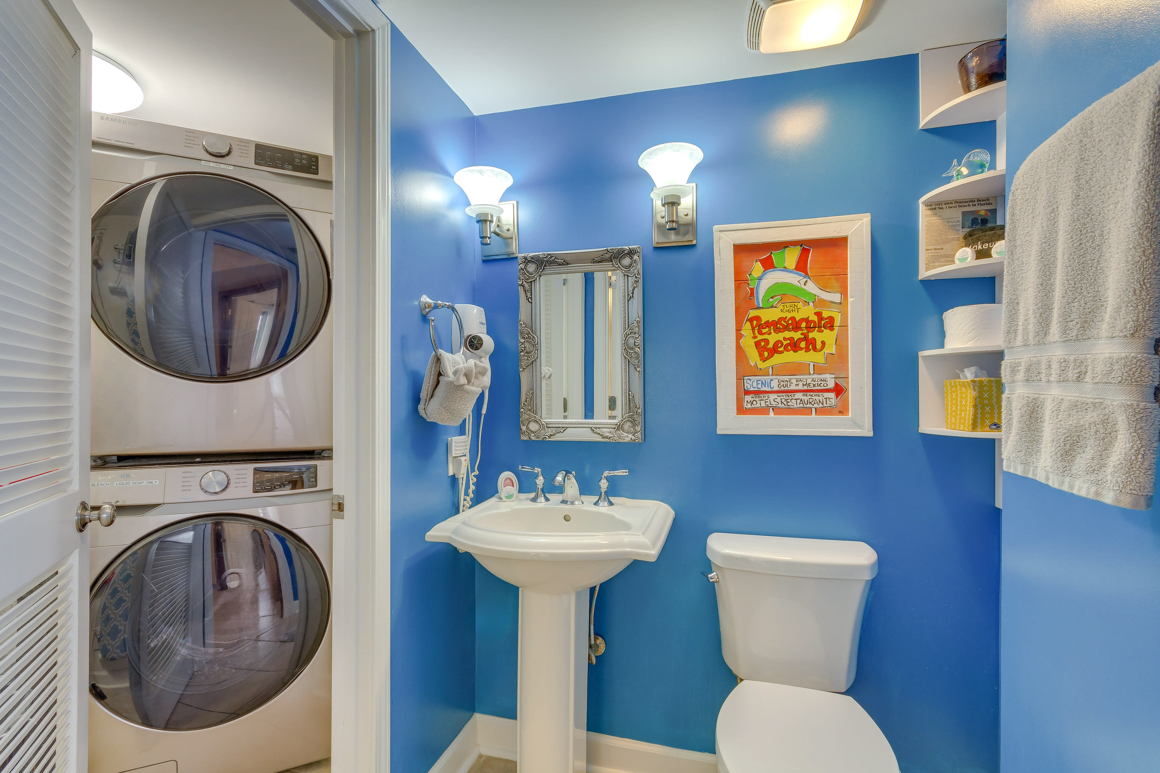 Half Bathroom | Laundry Machines