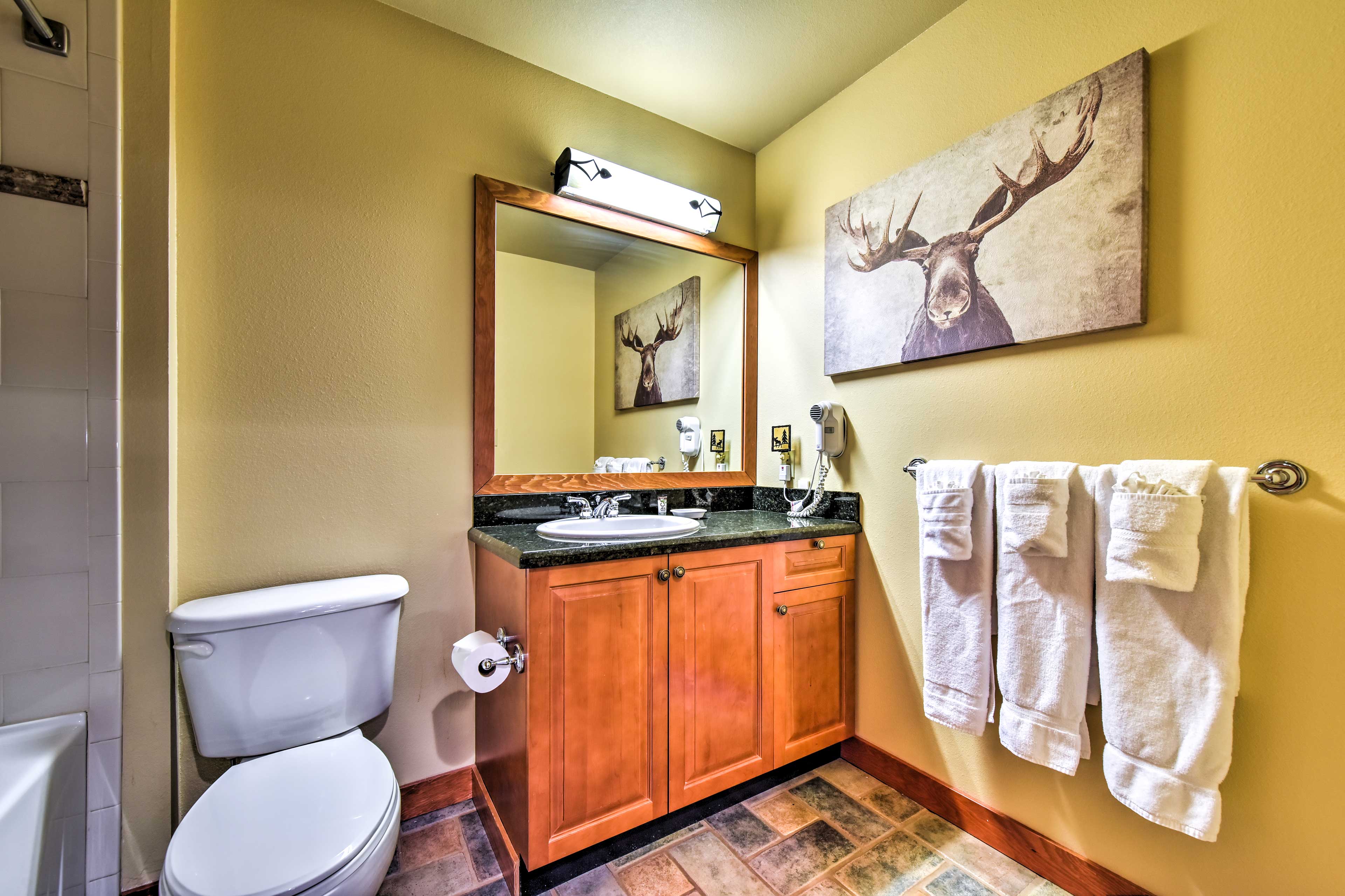 Full Bathroom | Towels & Linens Provided