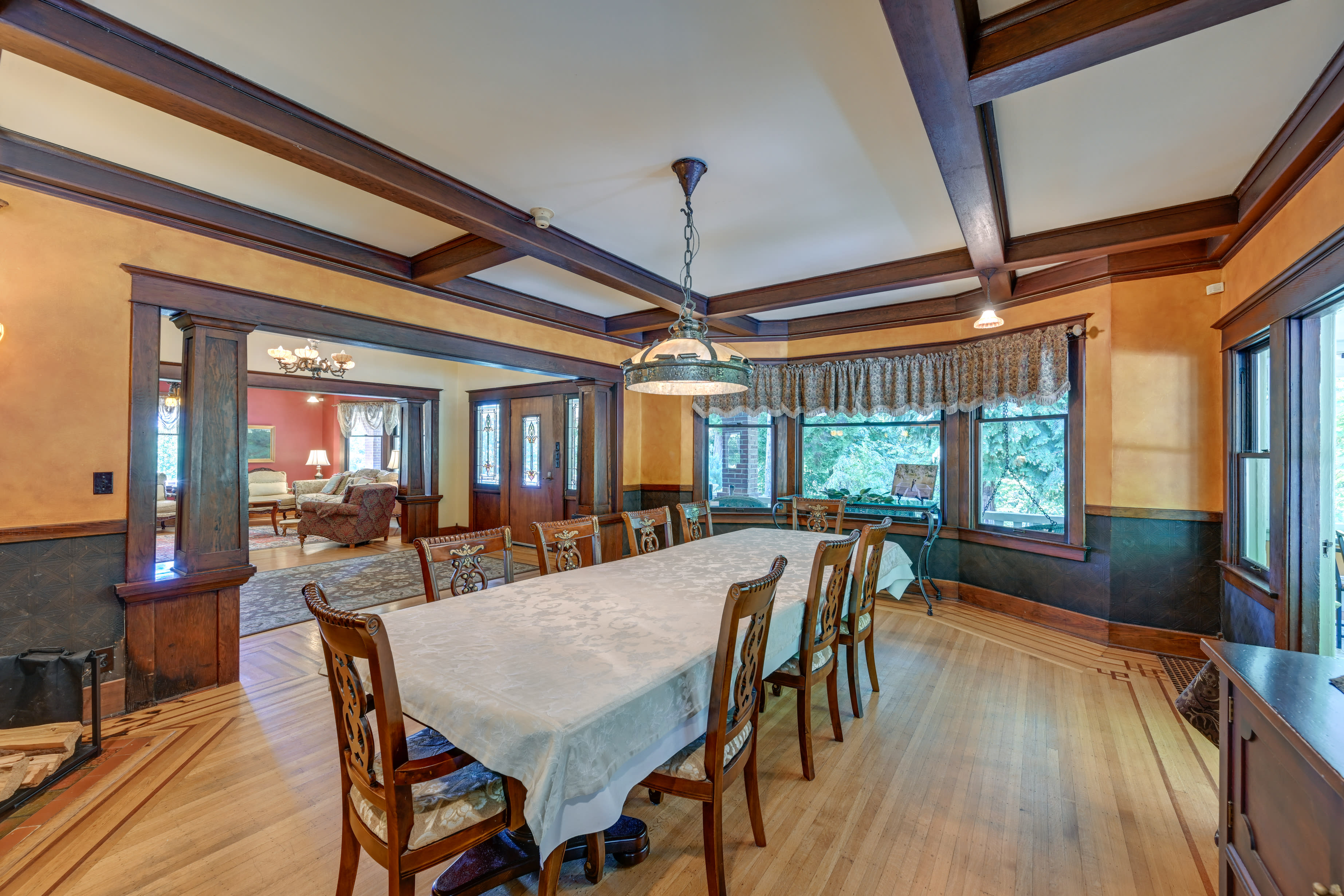 Dining Room | 10-Person Dining Table
