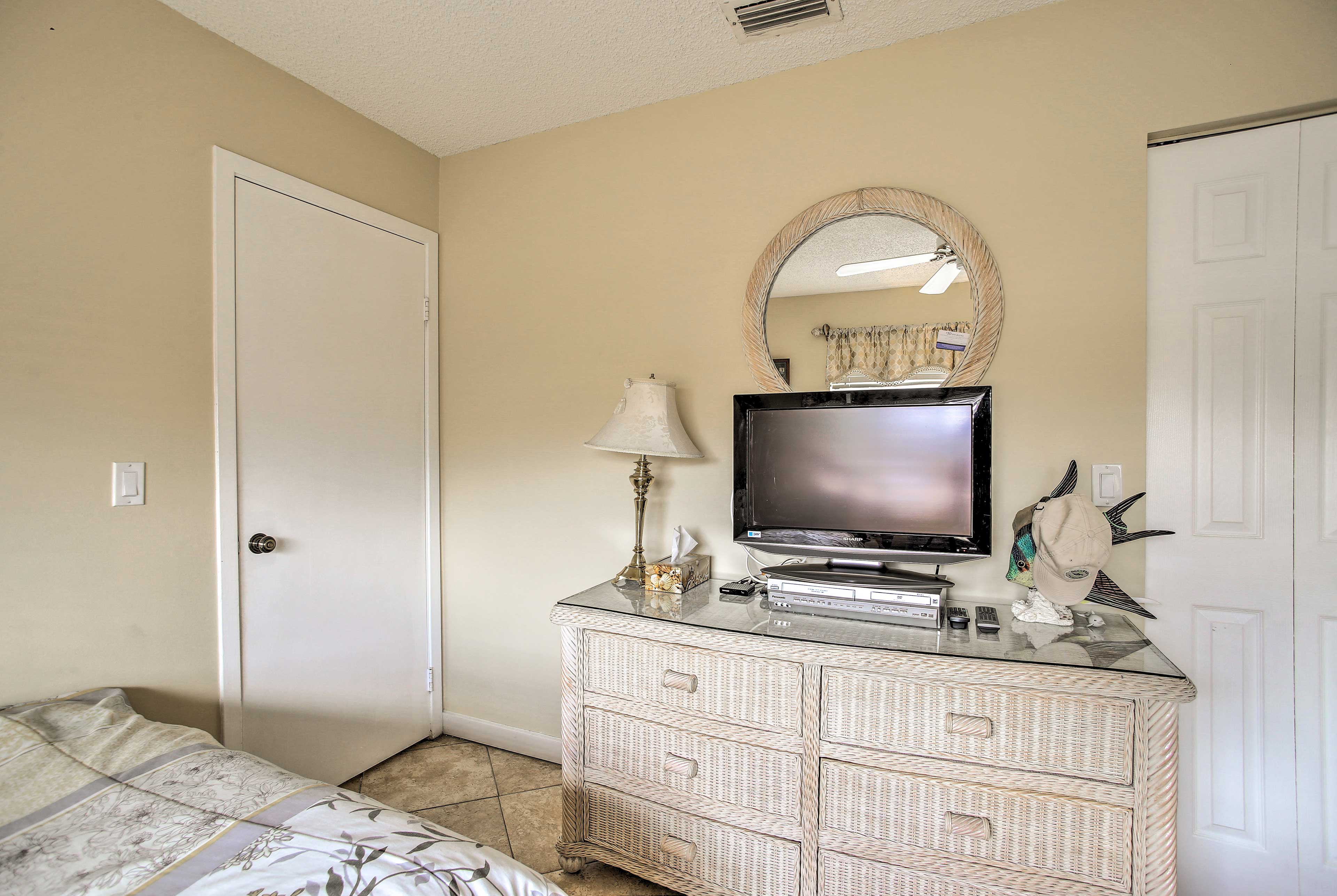 Each bedroom features a flat-screen cable TV.