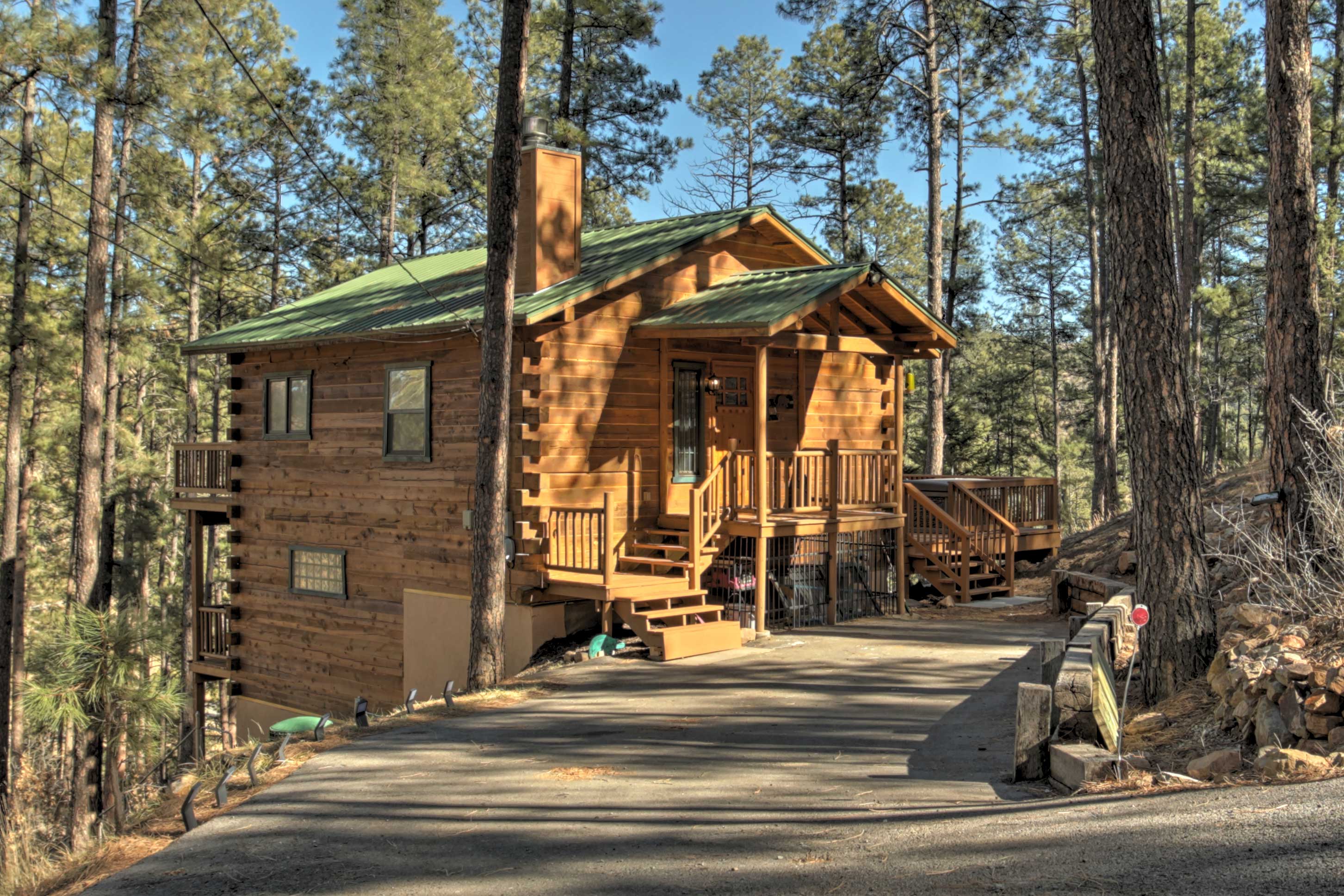 Cabin Exterior | Driveway Parking