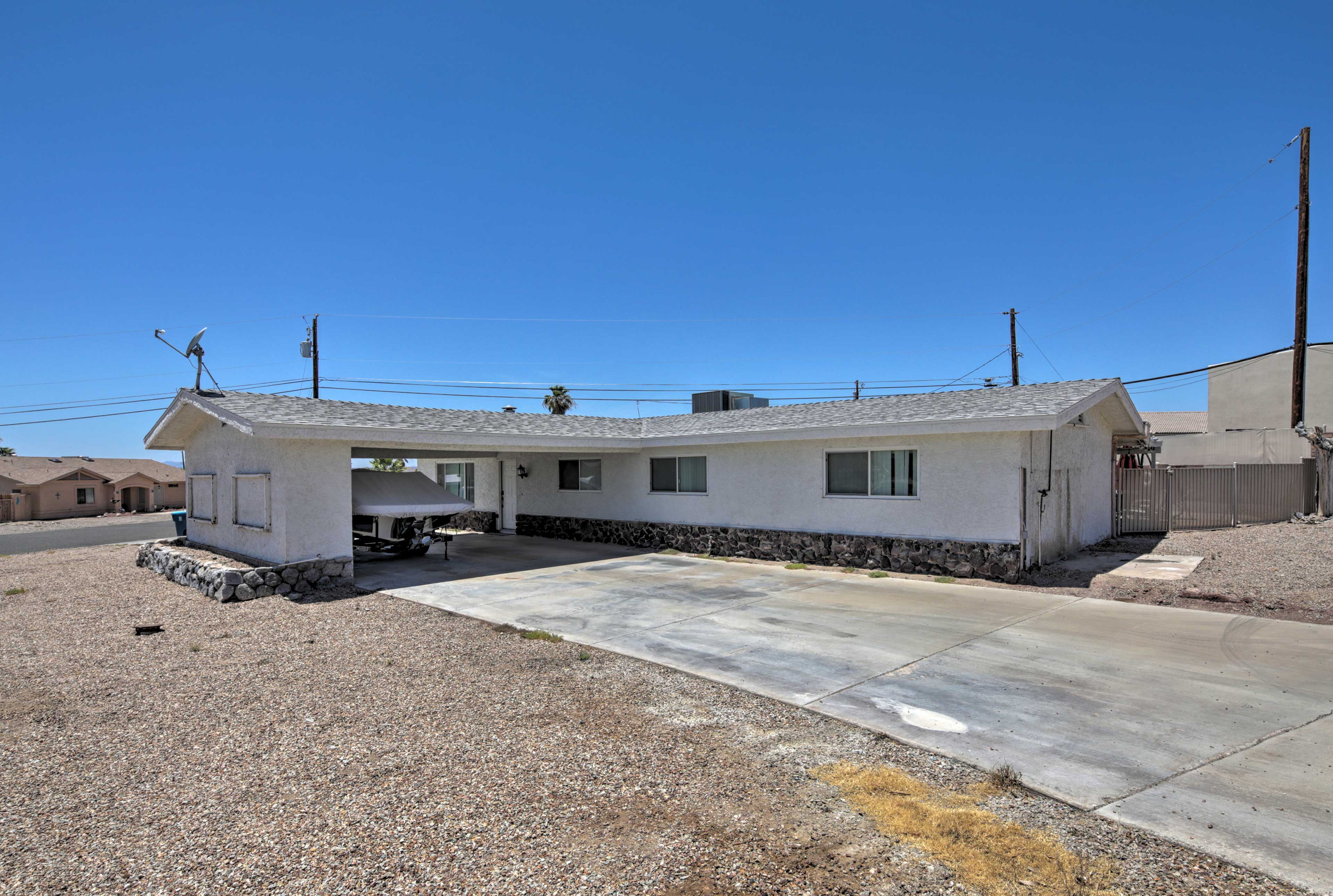 Parking | Driveway (3 Vehicles)