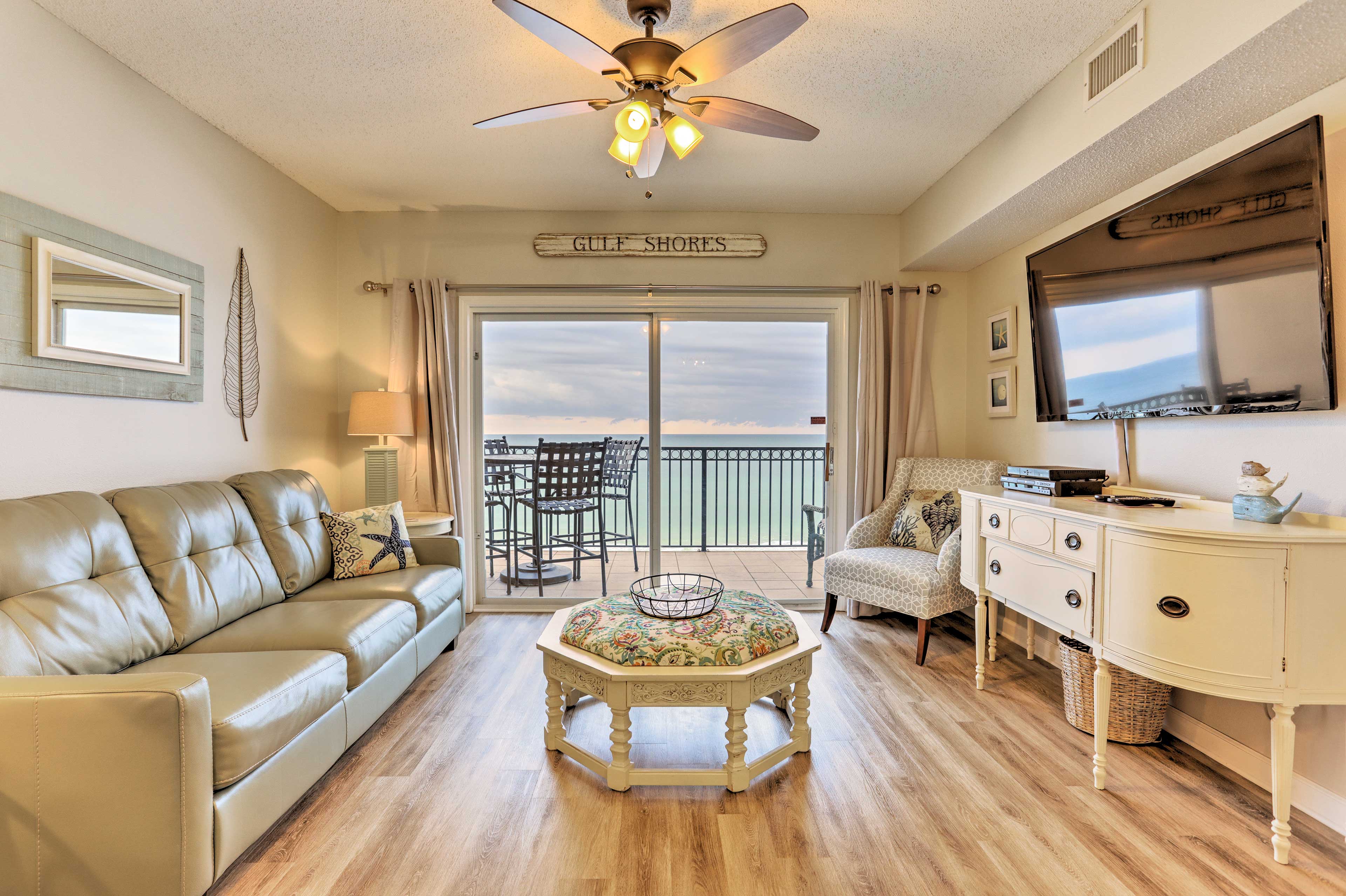 Beachfront Gulf Shores Condo w/ Patio, Pool Access