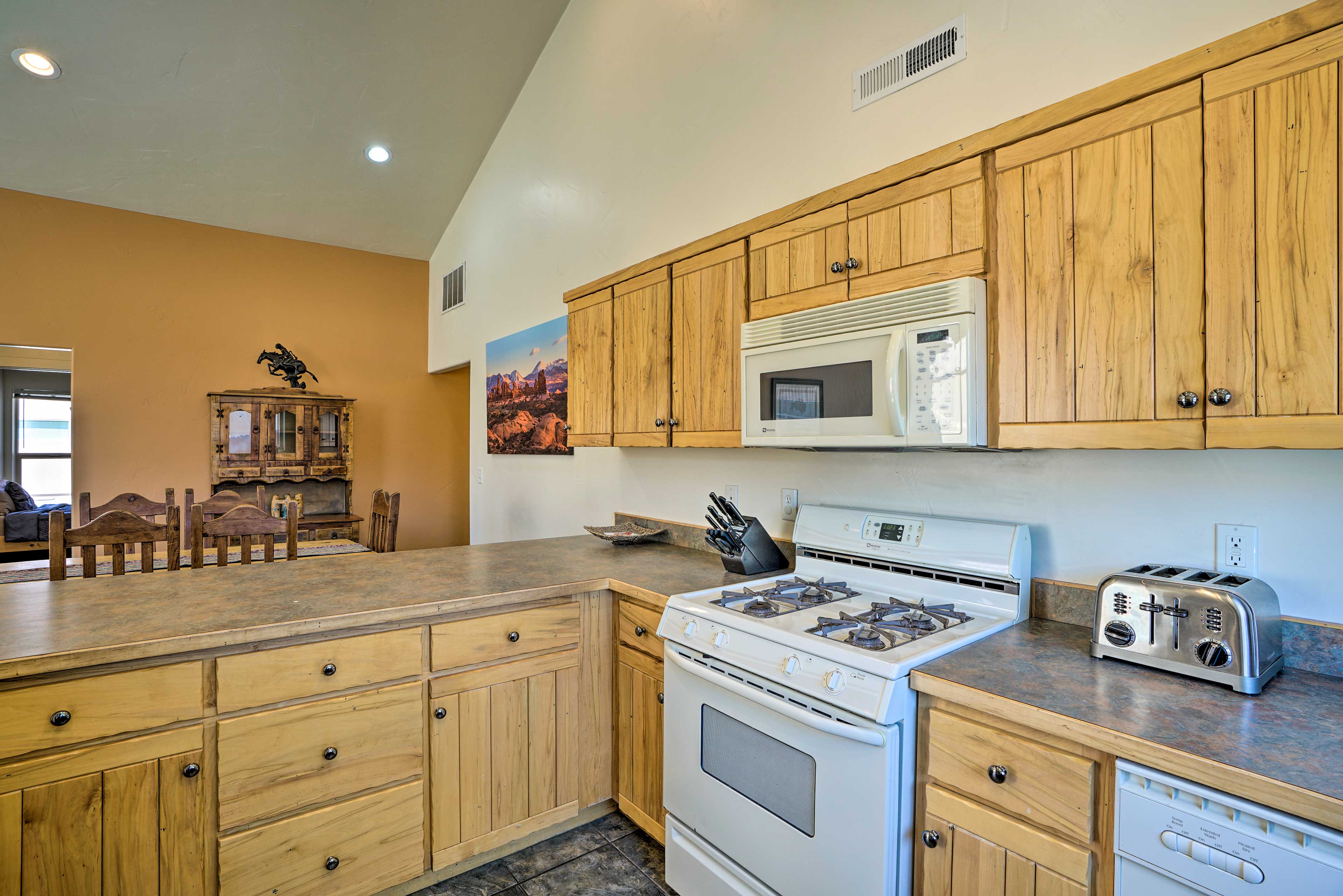 Kitchen | Fully Equipped