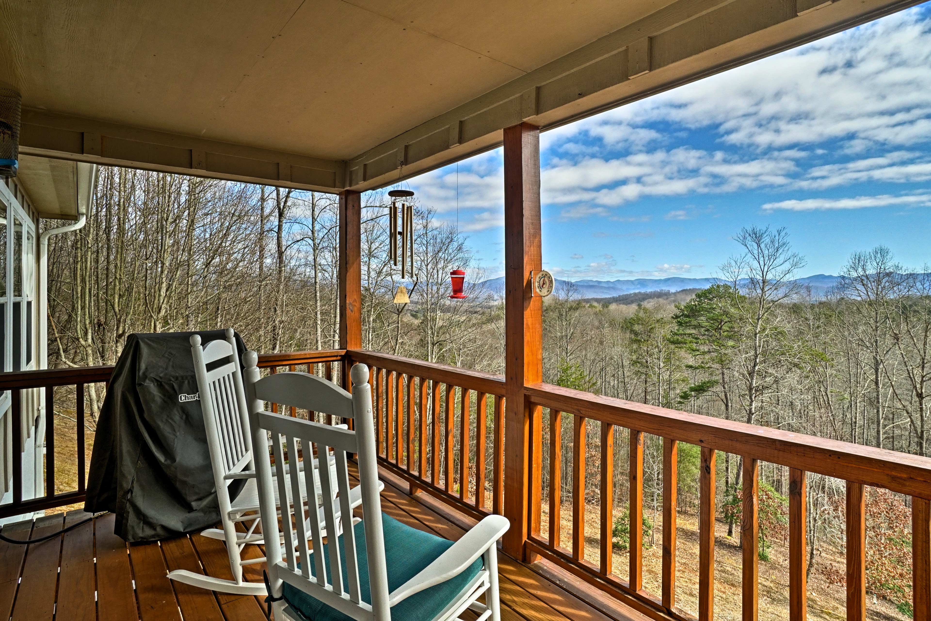 Hayesville Vacation Rental | 4BR | 3BA | 2,400 Sq Ft | Stairs Required