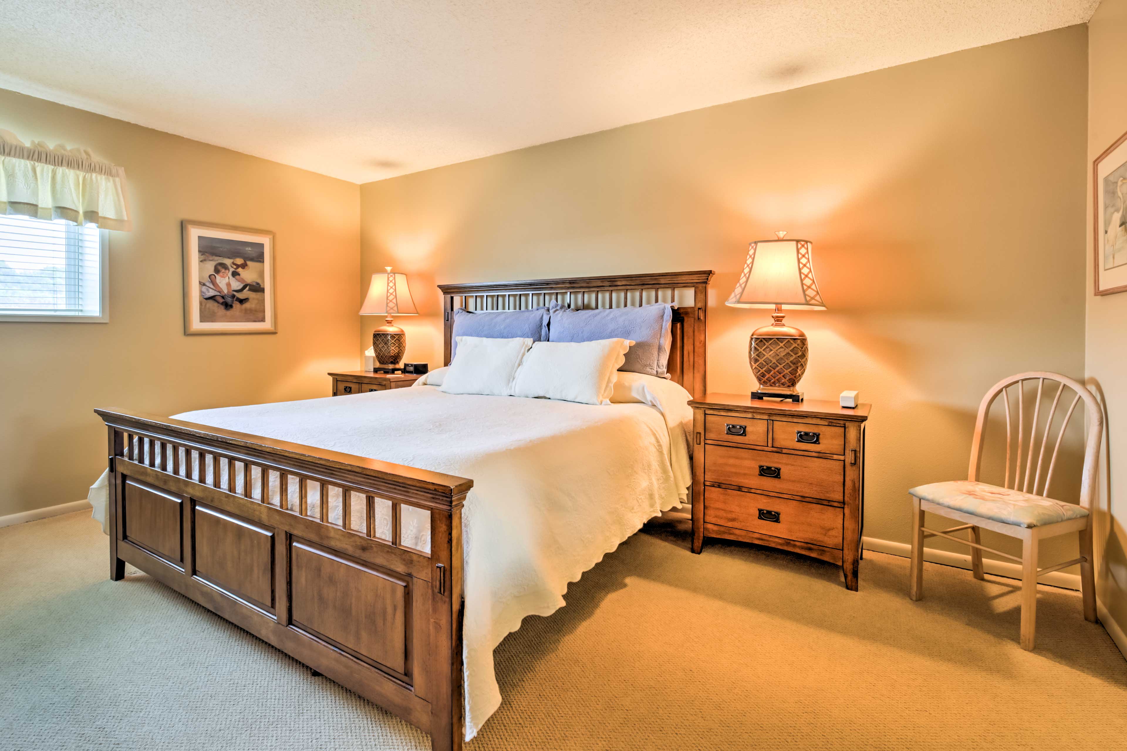 Bedroom 1 | Main Level | King Bed | Linens Provided