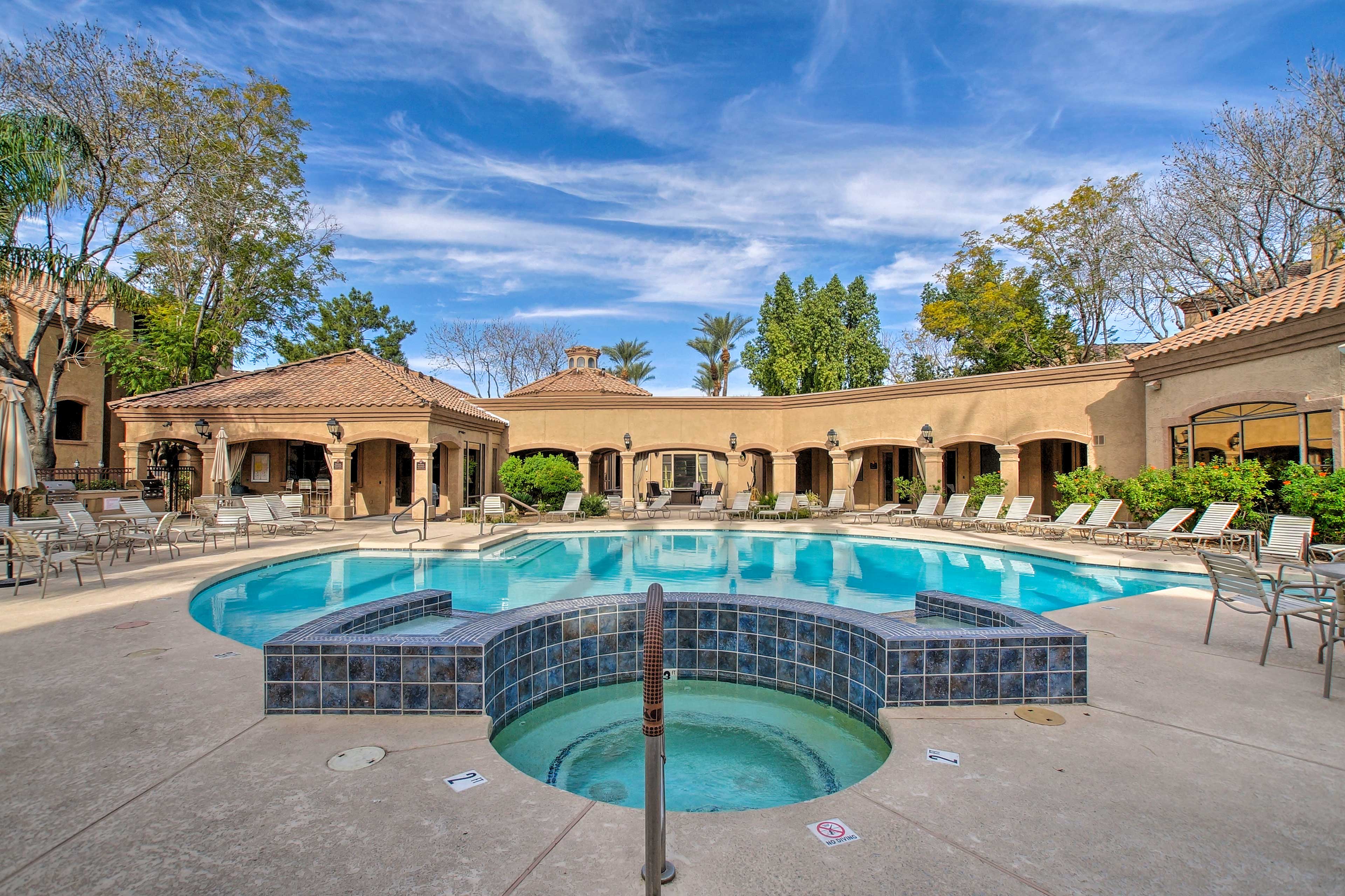 Community Amenities | Pool | Fitness Center