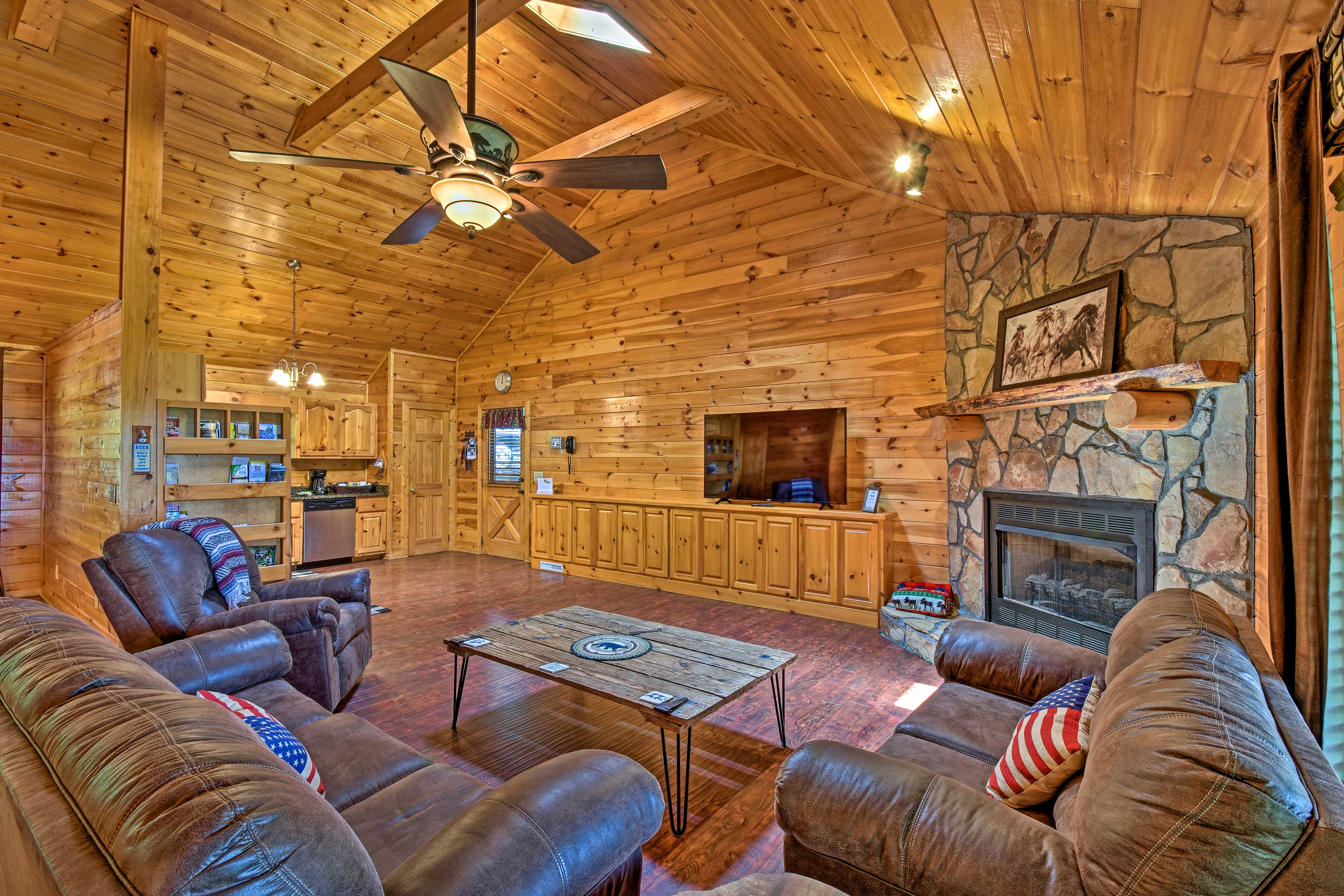 Cozy 'Sunset View' Cabin w/ Hot Tub & Game Room!