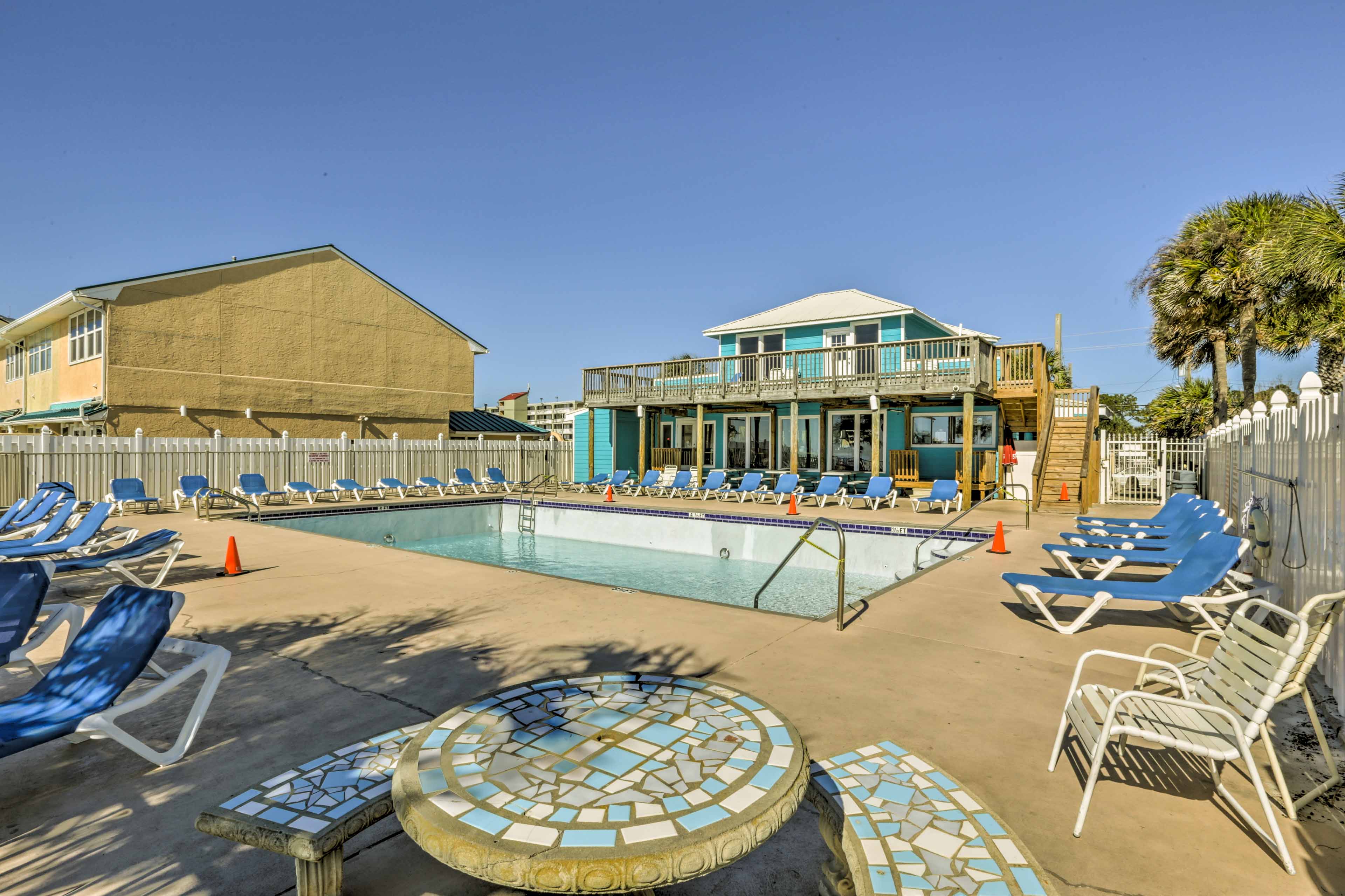 This resort has 11 pools.