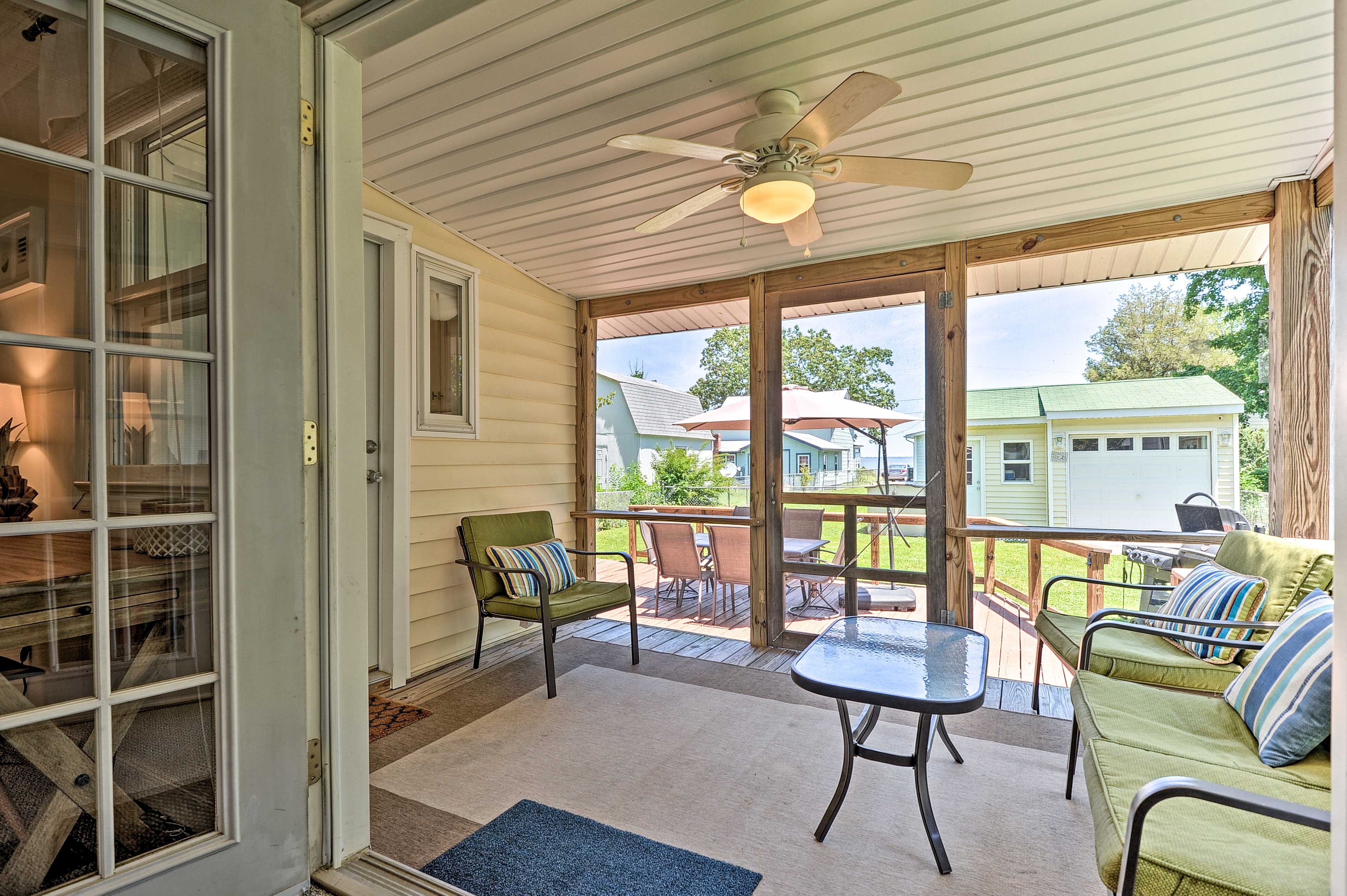 Screened-In Porch