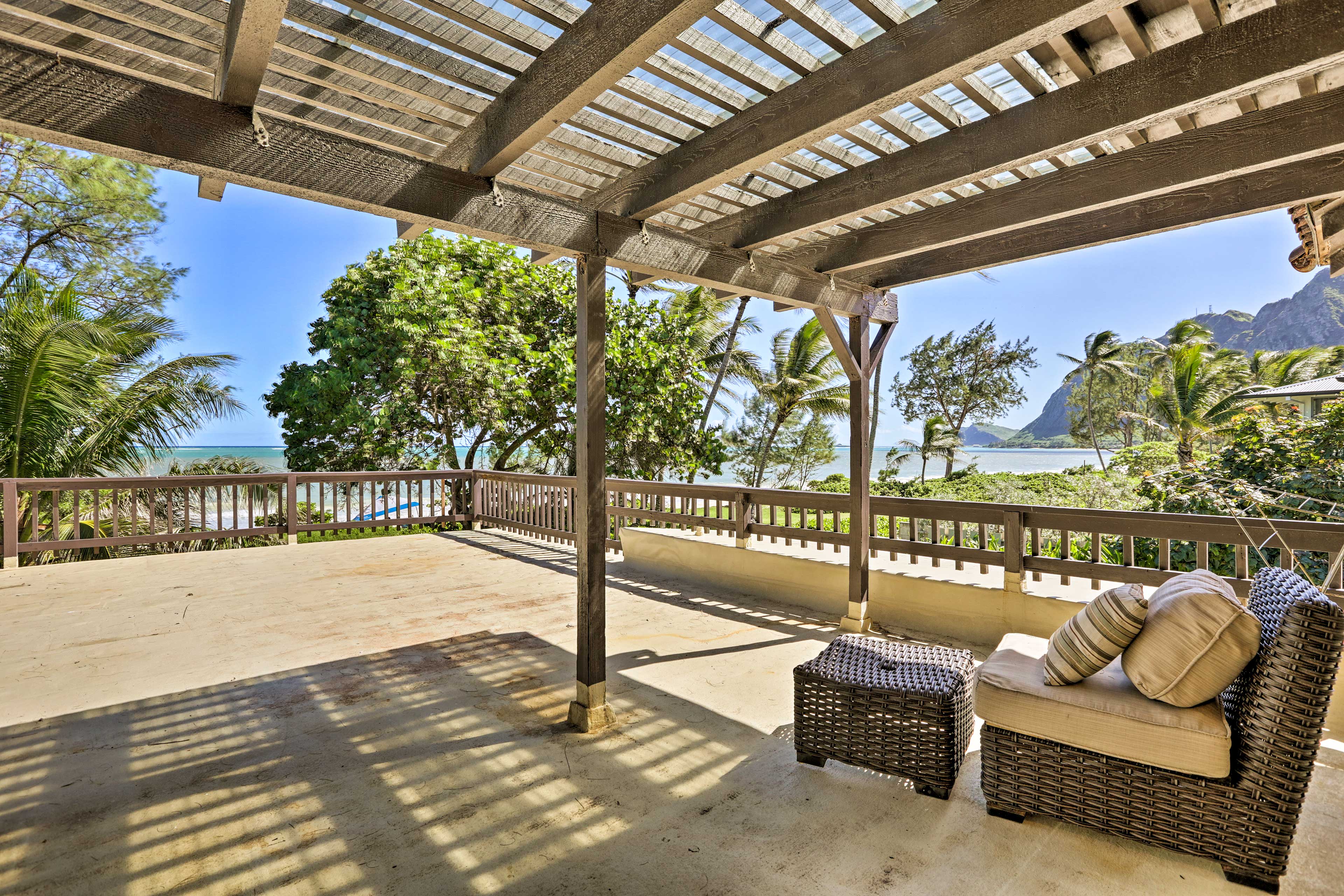 Waimanalo Vacation Rental | 3BR | 2.5BA | 2,850 Sq Ft | Stairs Required