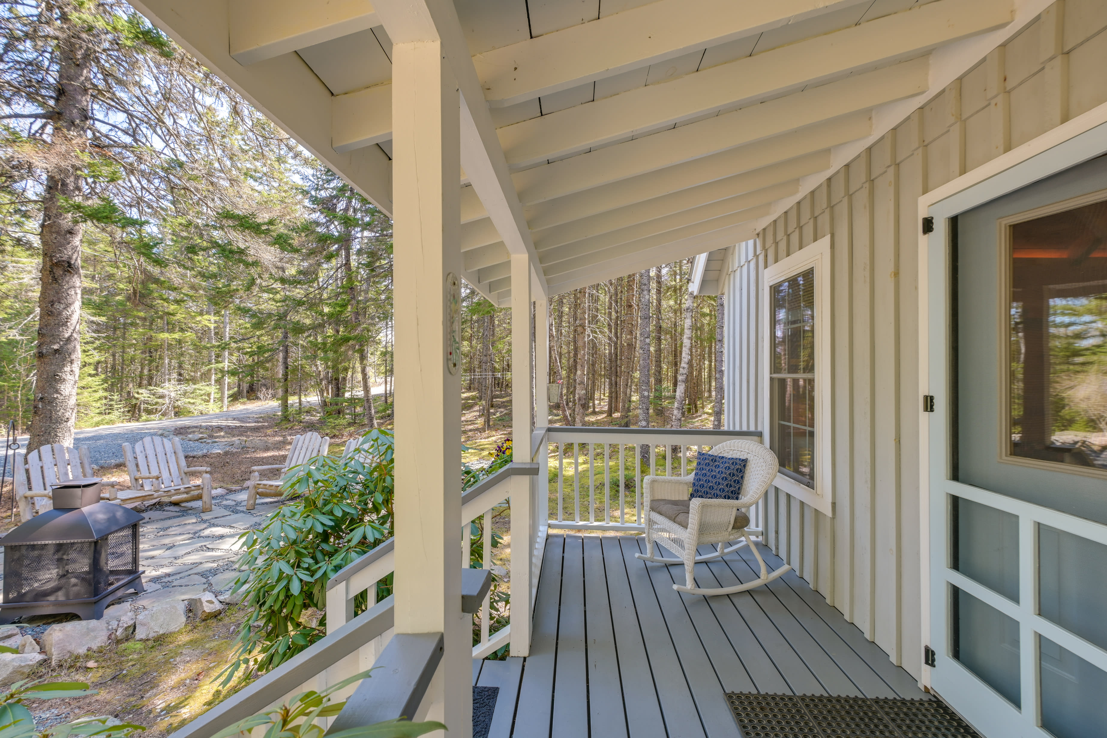 Covered Porch | Entry