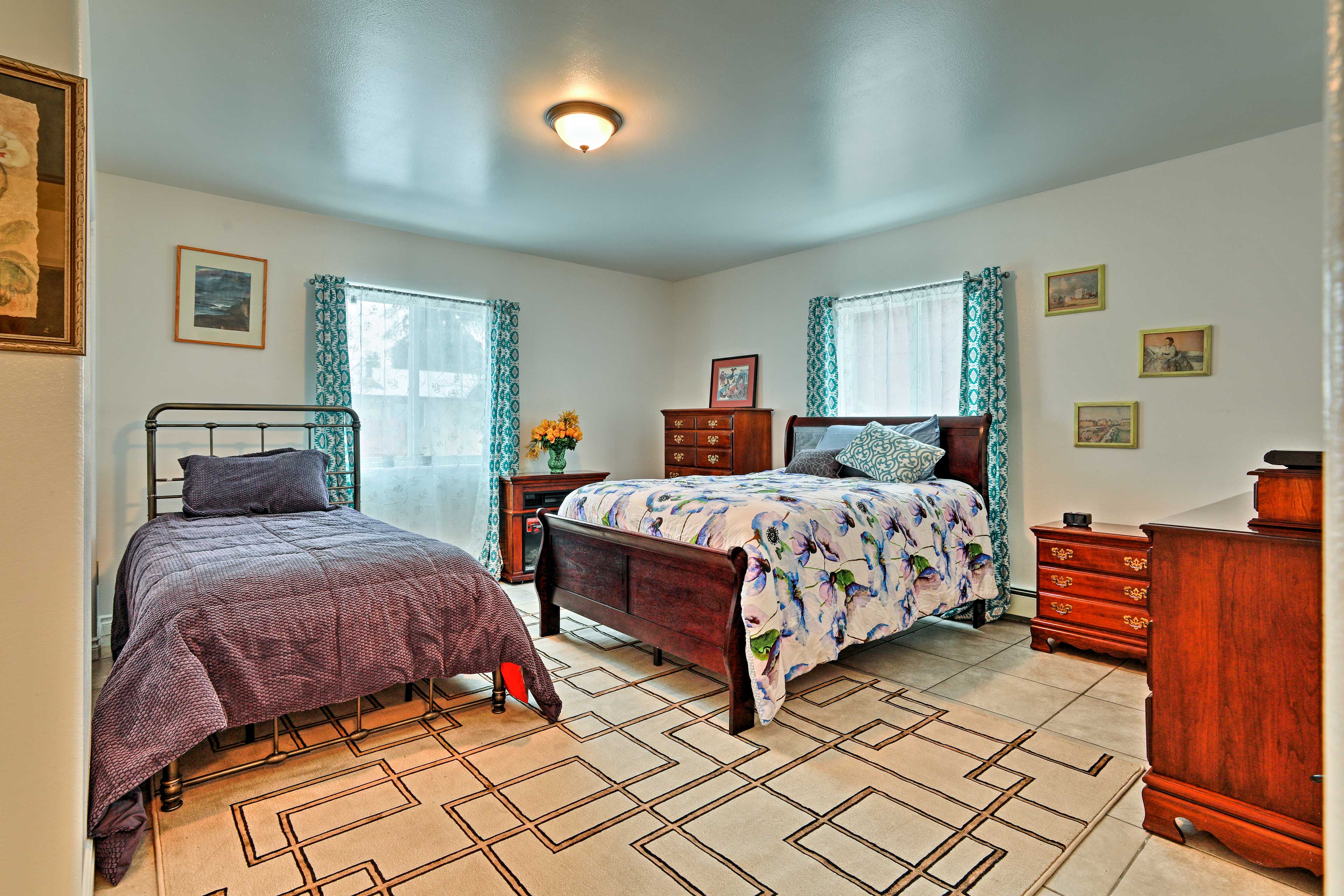 Bedroom 3 | Queen Bed | Twin Bed