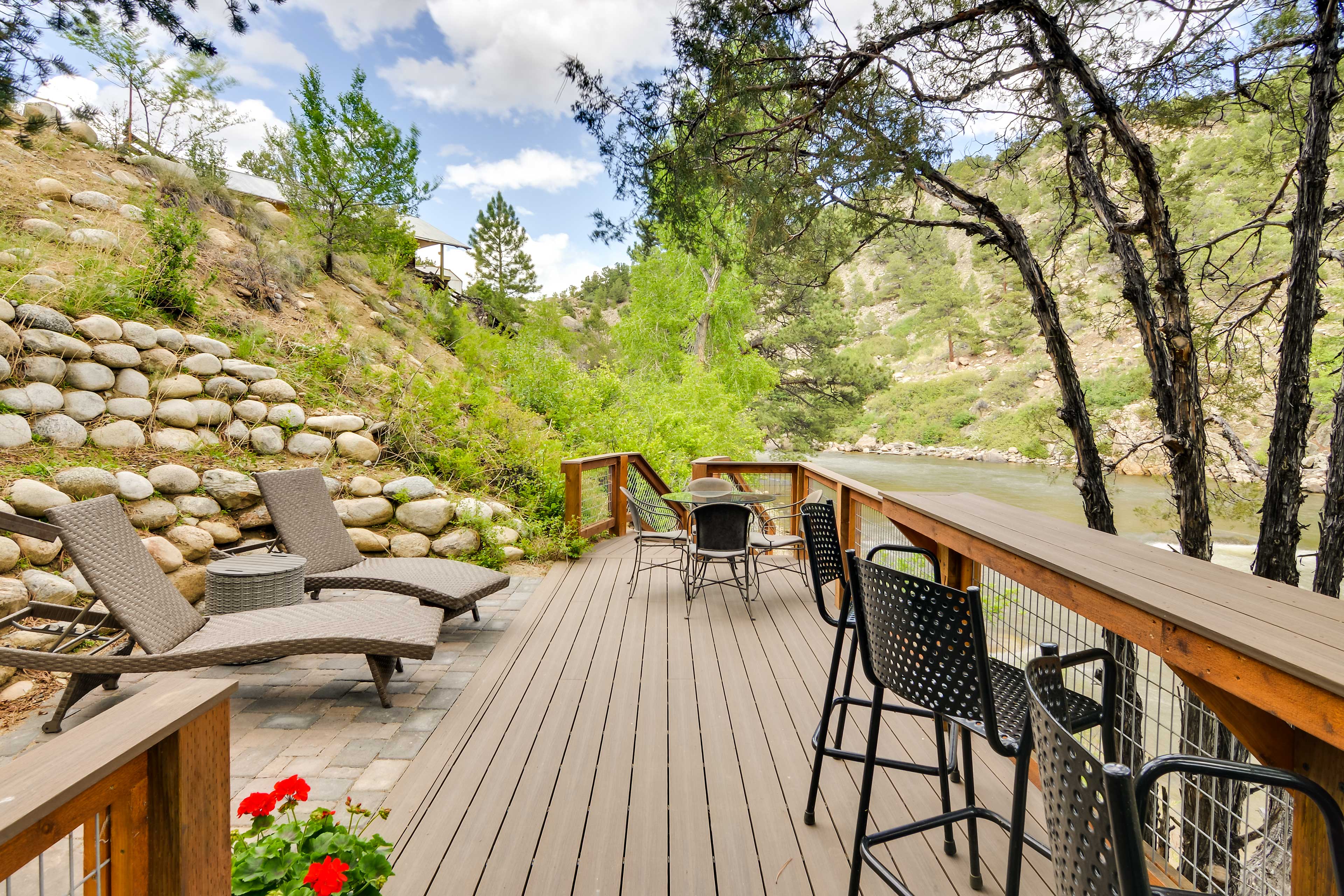 Lower River Deck | Bar Seating