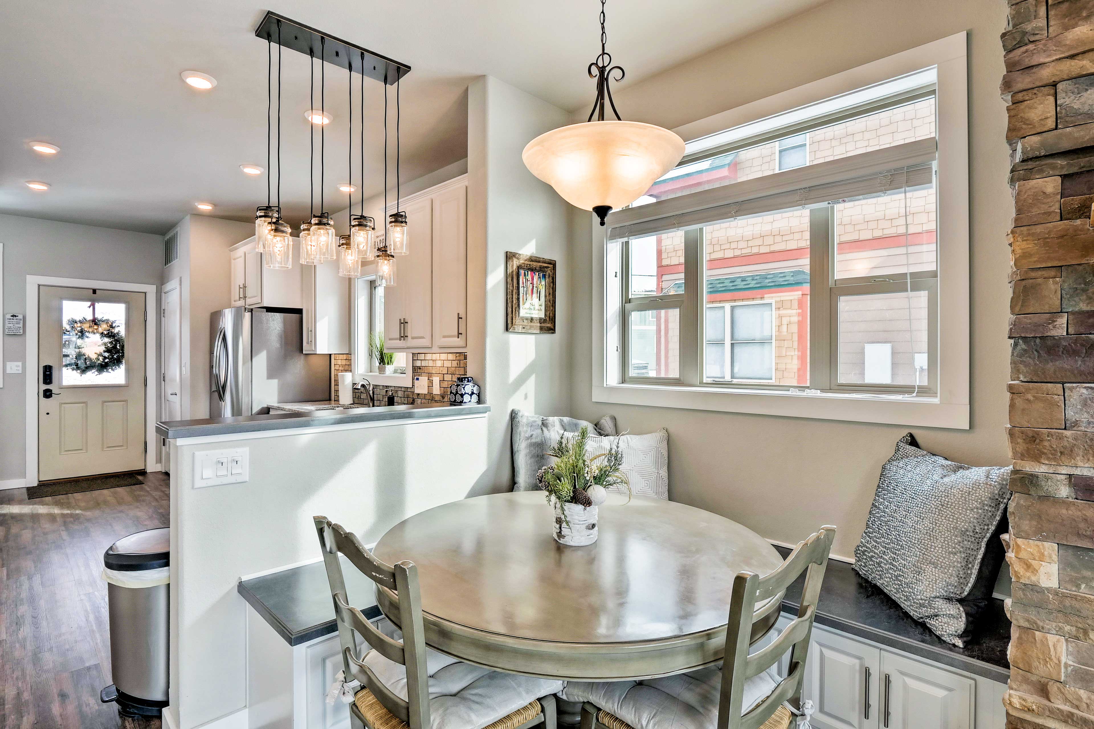 Dining Area | Dishware/Flatware Provided