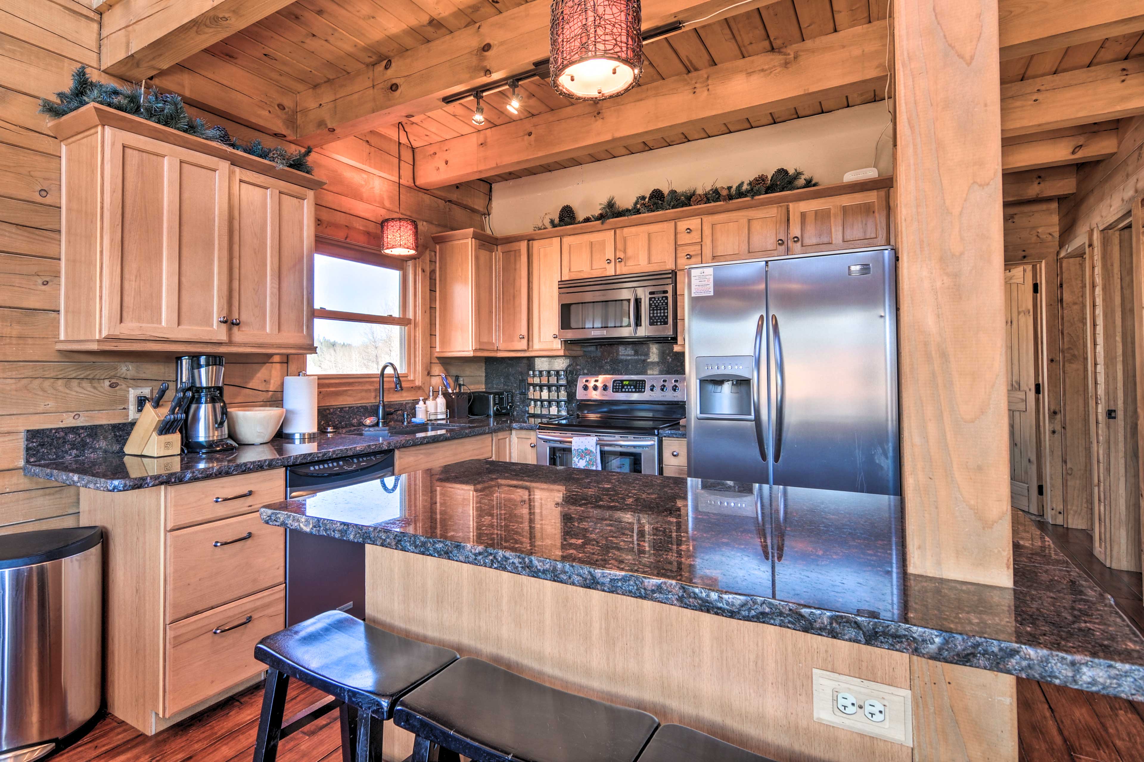 Kitchen | Breakfast Bar