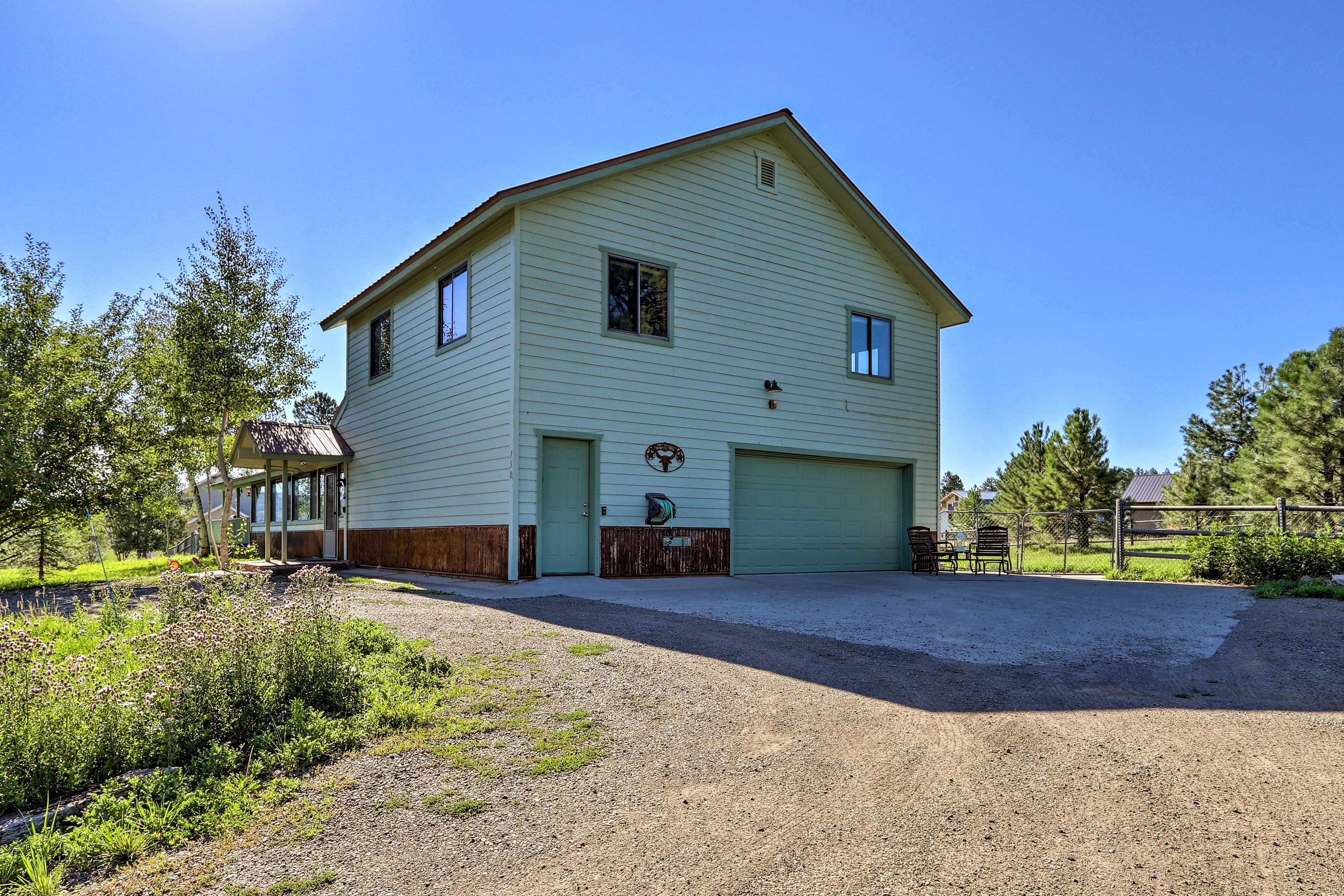 Garage (1 Vehicle) | Driveway (2 Vehicles) | Circular Driveway (2 Vehicles)