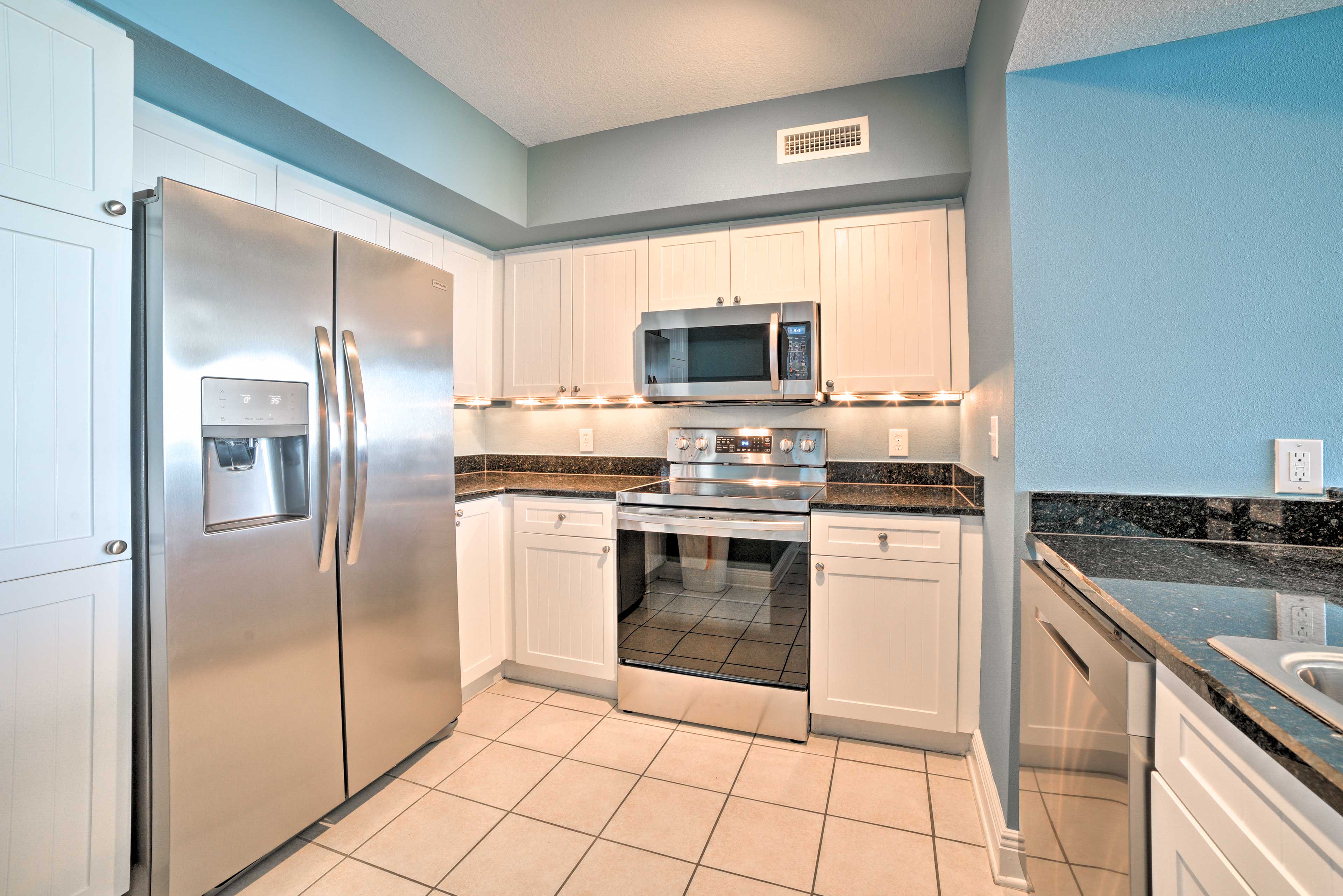 Fully Equipped Kitchen | Stainless Steel Appliances