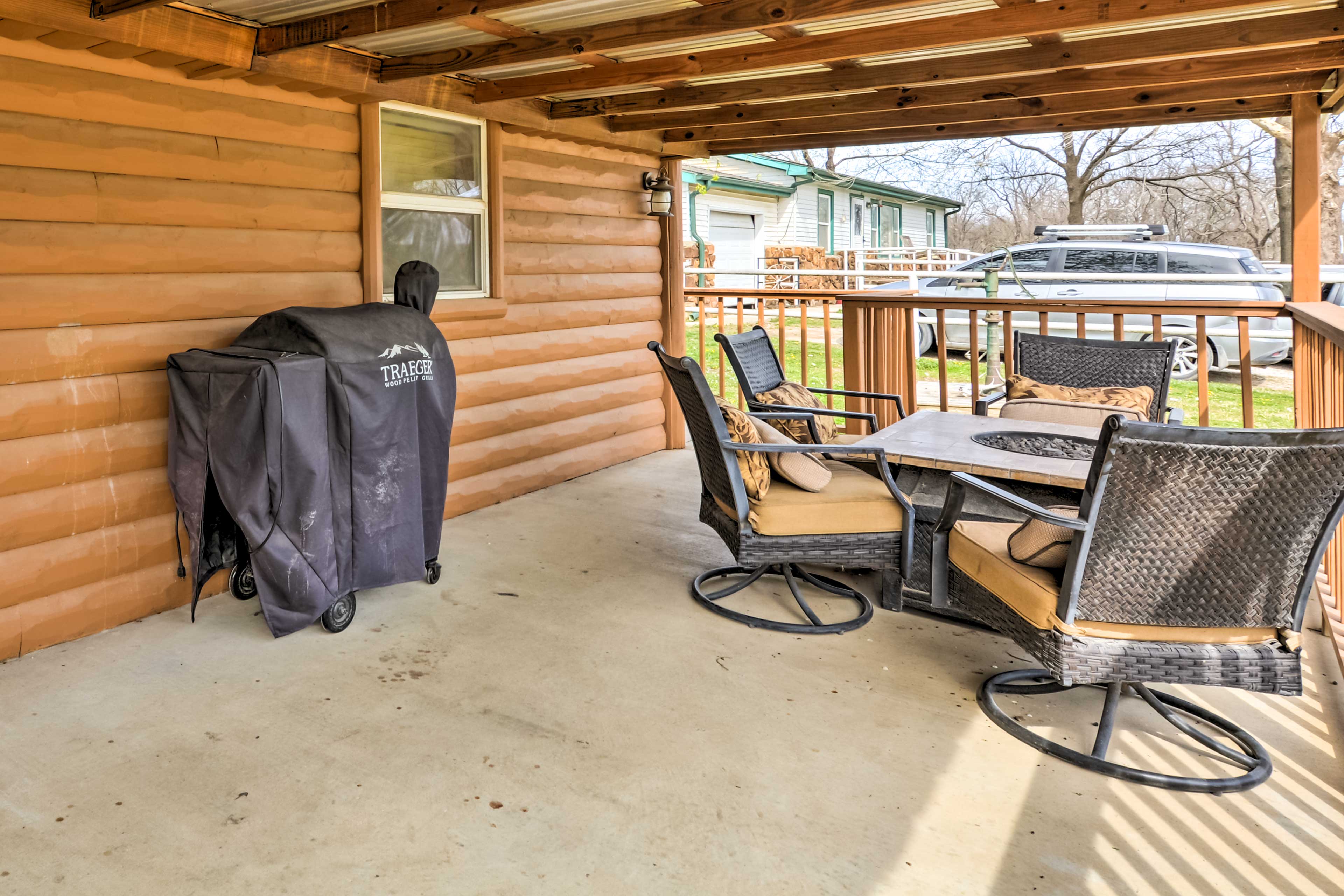 Furnished Porch