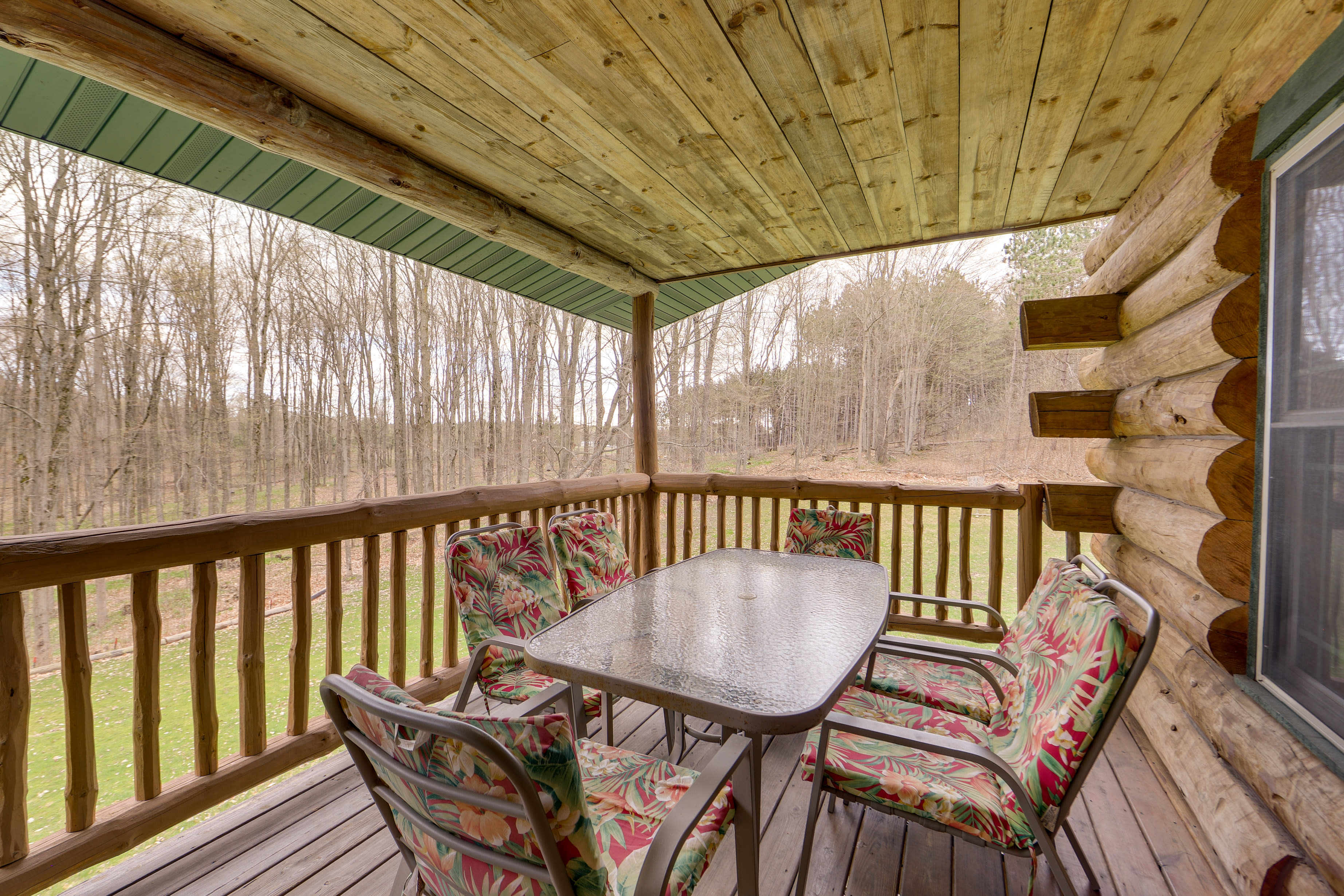 Covered Porch | Gas Grill | Outdoor Dining