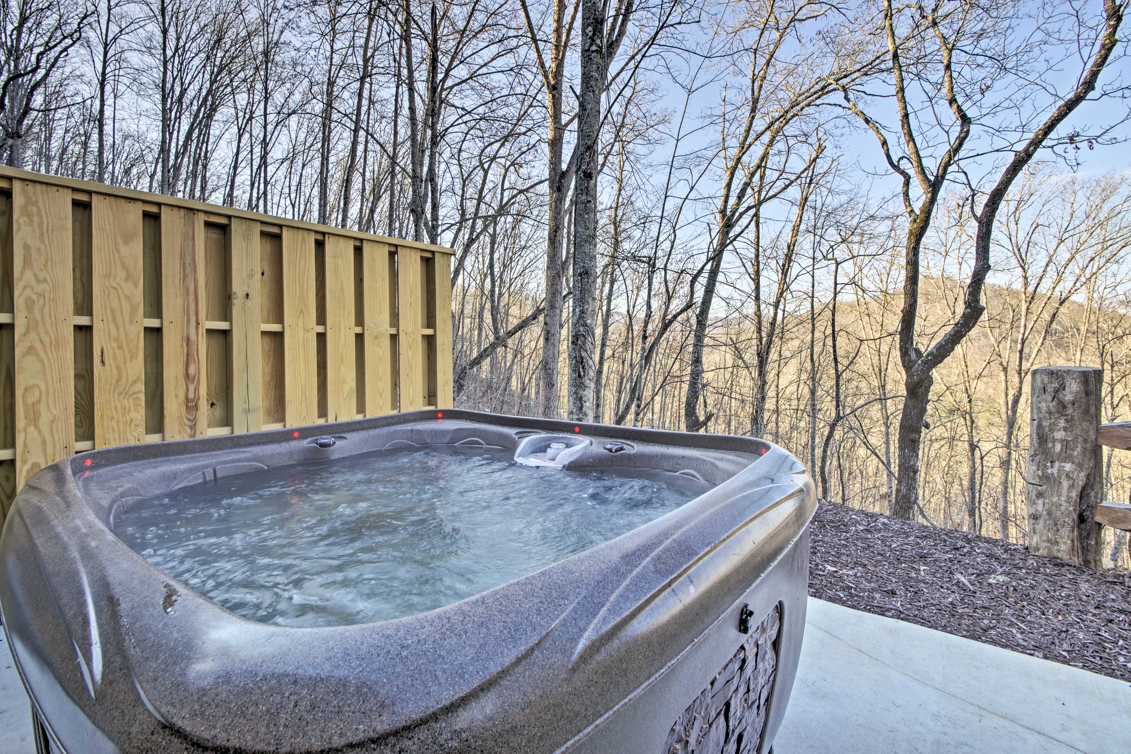 Deck | Hot Tub