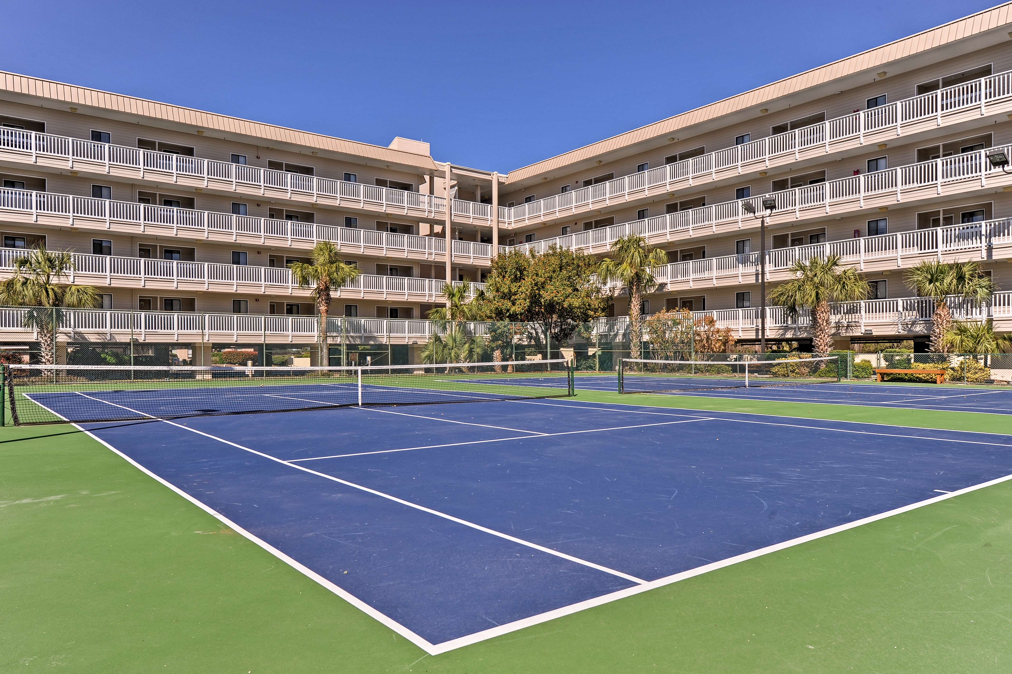 Community Amenities | Tennis Courts