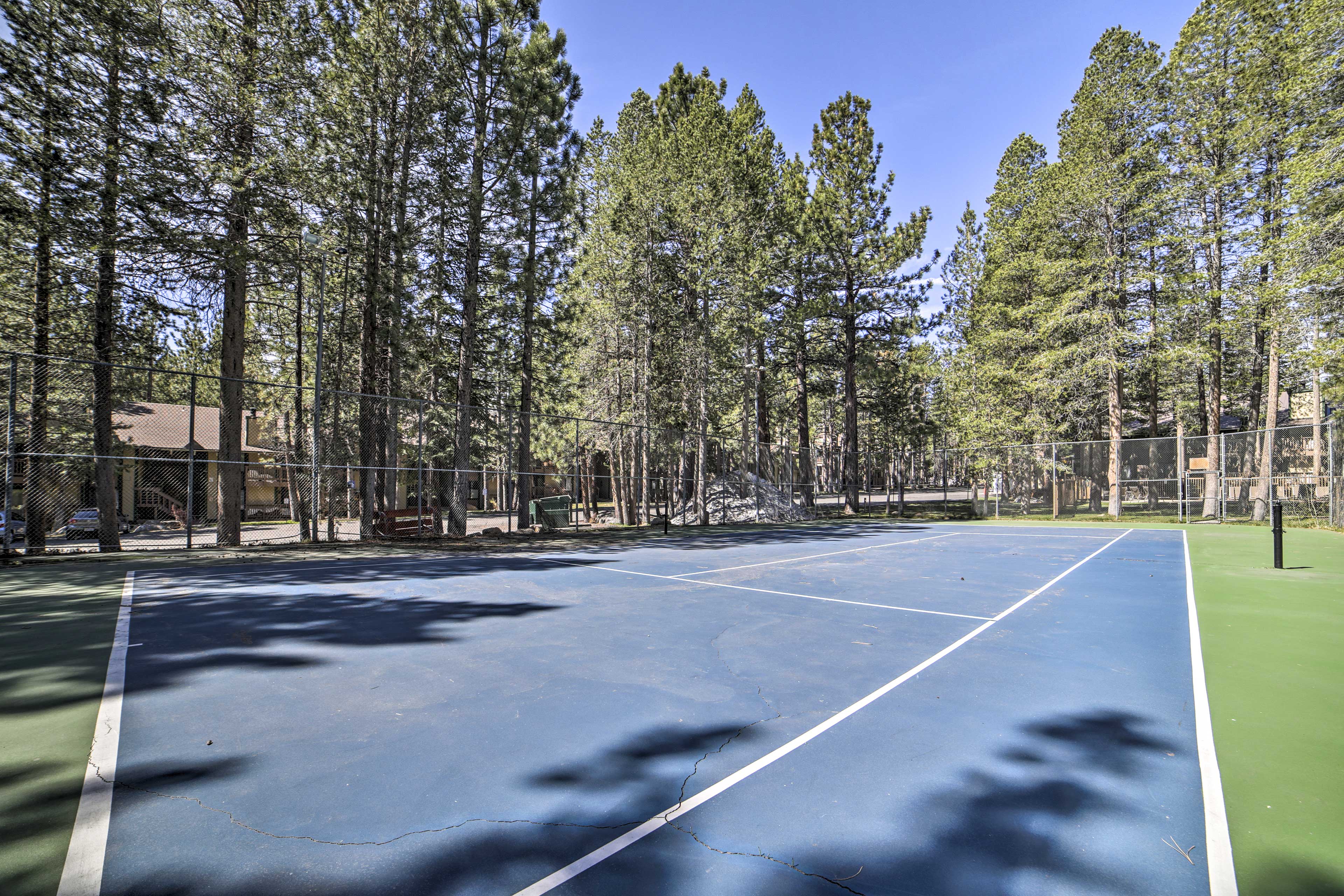 Community Amenities | Tennis Courts