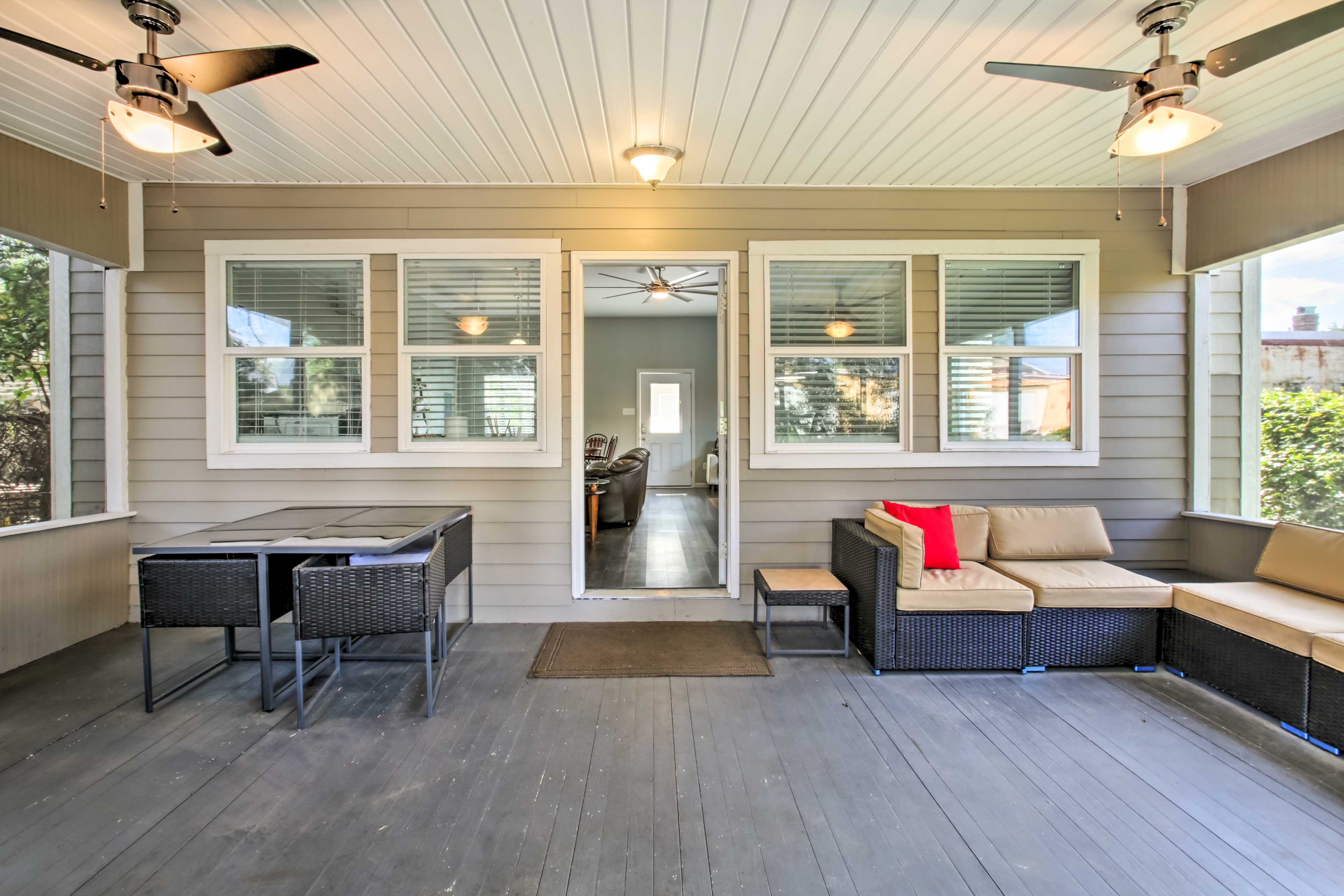 Screened-In Porch