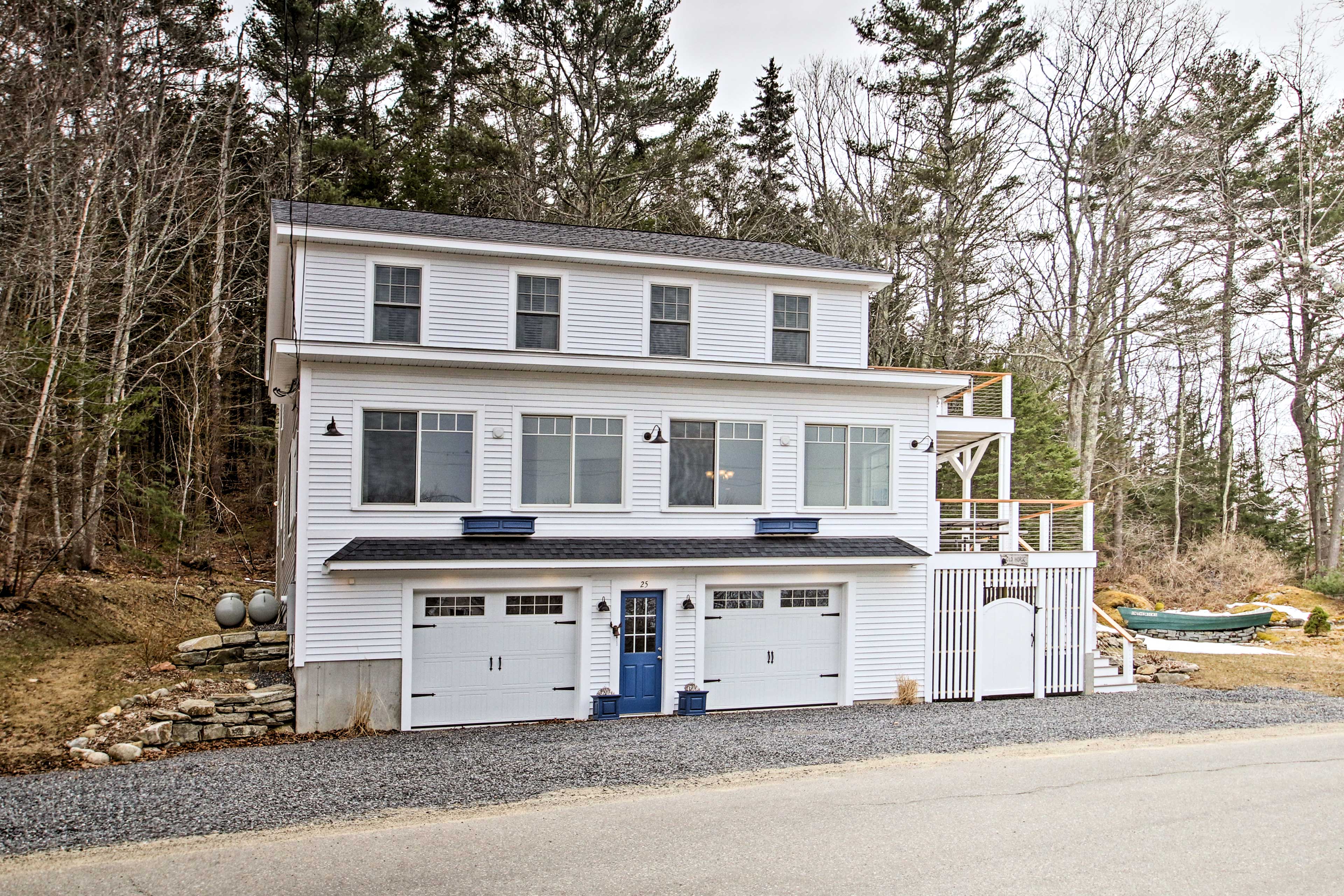 Parking | Garage (2 Vehicles) | Driveway (2 Vehicles)